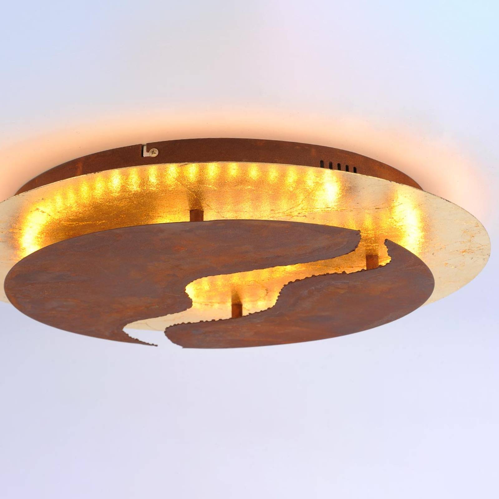 Ściemniana przełącznikiem lampa sufitowa LED Nevis