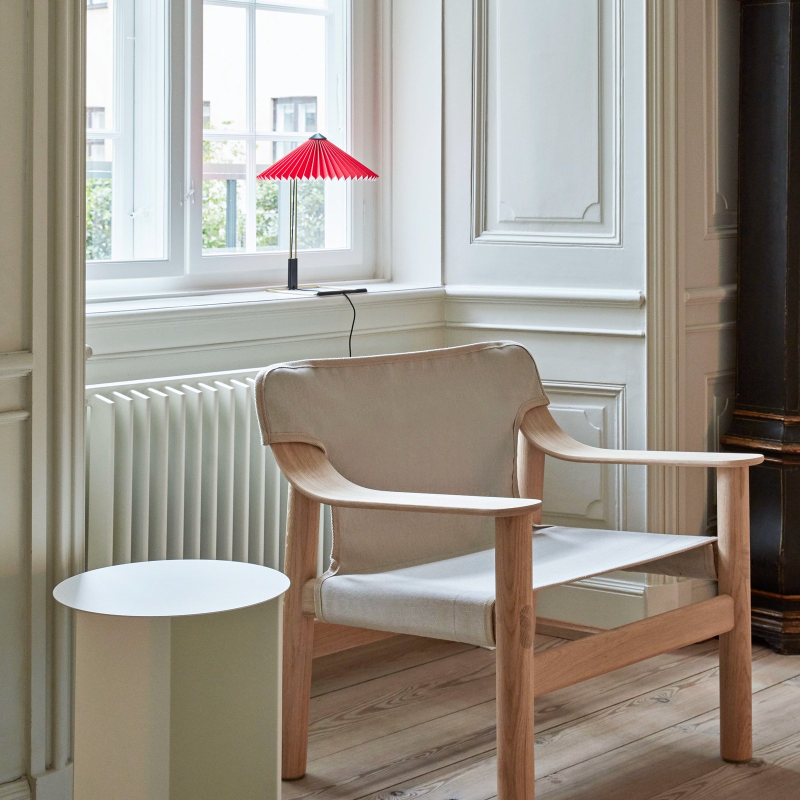 Matin Bordslampa S Bright Red - HAY