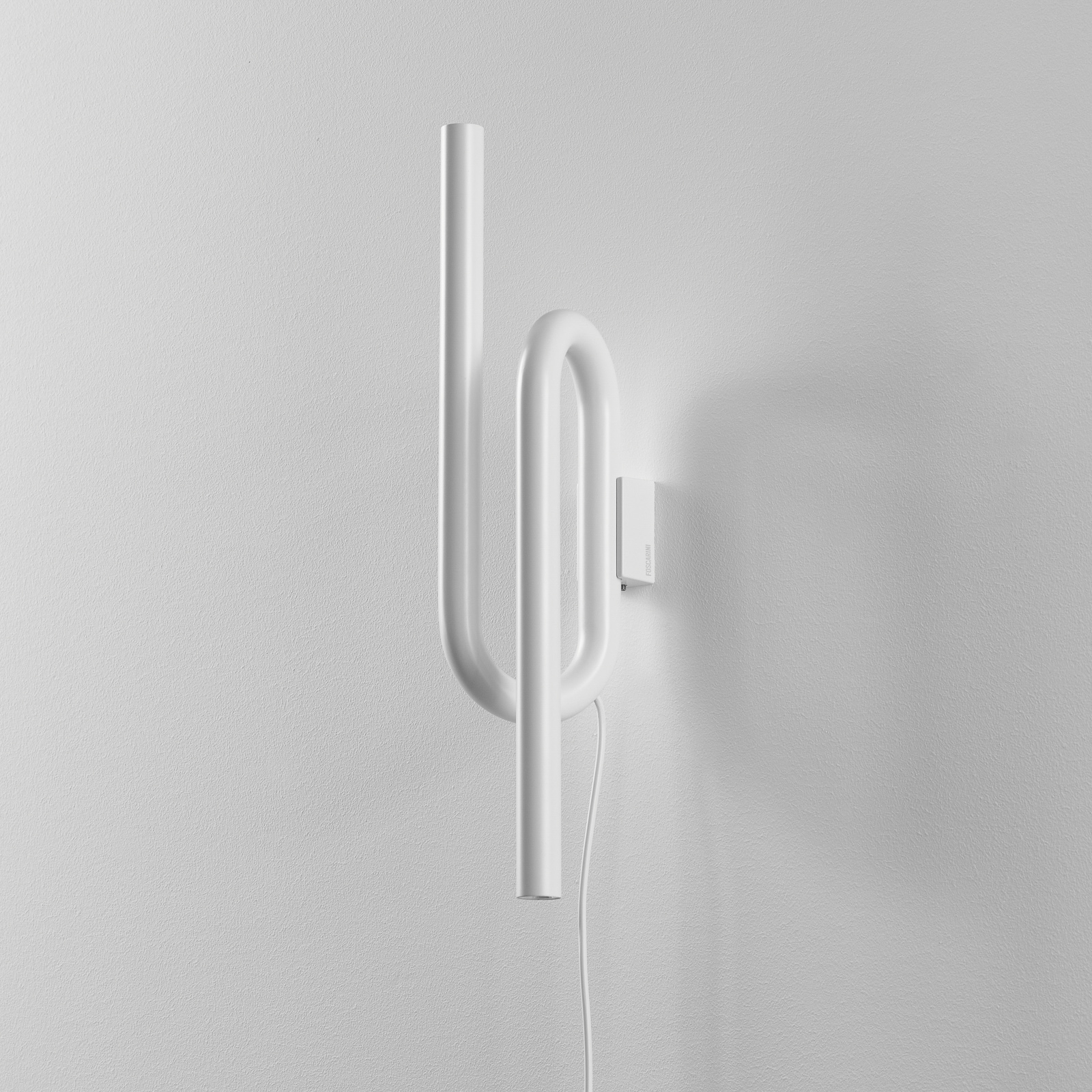 Foscarini Tobia-LED-seinävalaisin, valkoinen johto