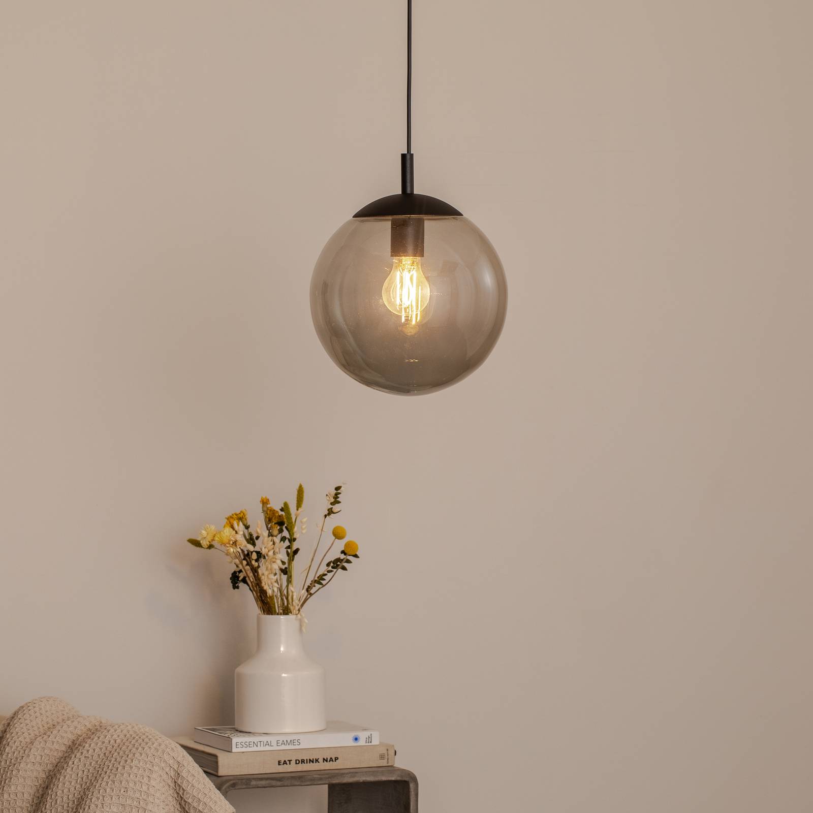Hängeleuchte Esme, Ø 25 cm, rauchgrau, Glas, Kugel, E27 günstig online kaufen