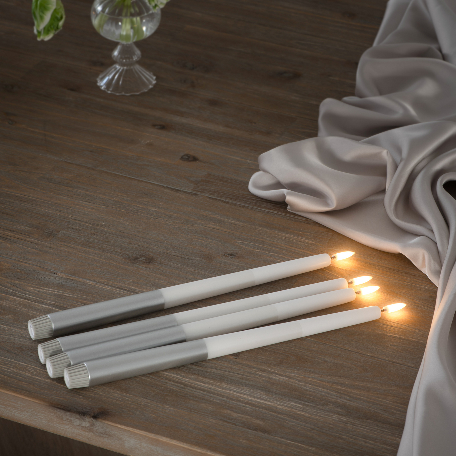 Świeca LED stożkowa, biała, wysokość 32 cm, zestaw 2 sztuk – Uyuni Lightning Świeca LED stożkowa, biała, wysokość 32 cm, zestaw 2 sztuk – Uyuni Lightning