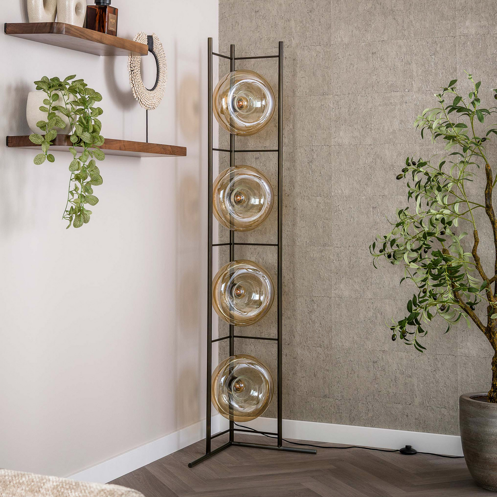Stojací lampa Soll, jantarová, sklo, výška 168 cm, E27, 4 žárovky Stojací lampa Soll, jantarová, sklo, výška 168 cm, E27, 4 žárovky