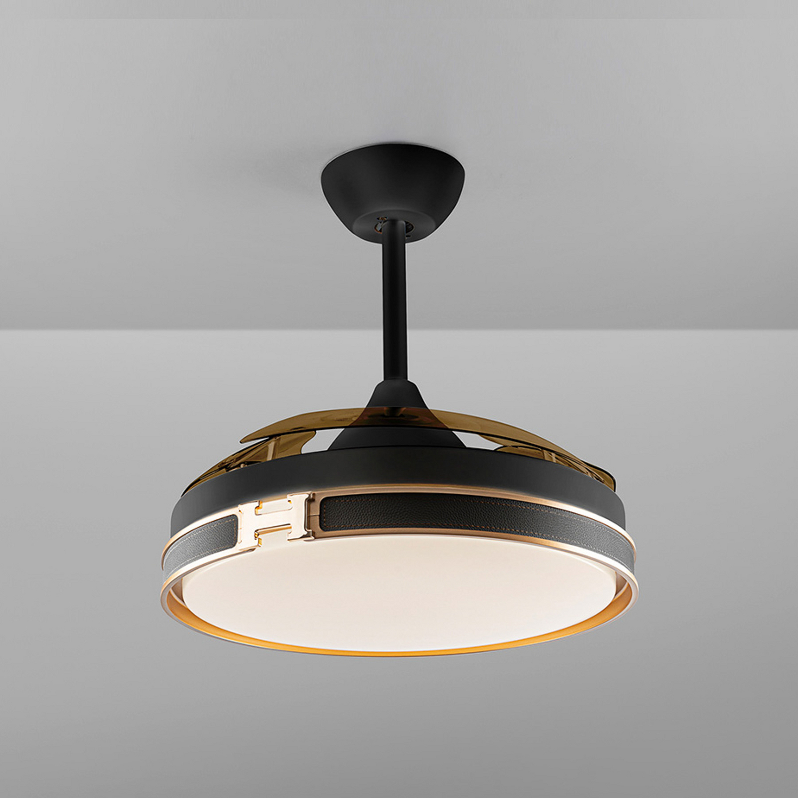 LED stropni ventilator Herón črn/zlati/dimni Ø 106 cm tih