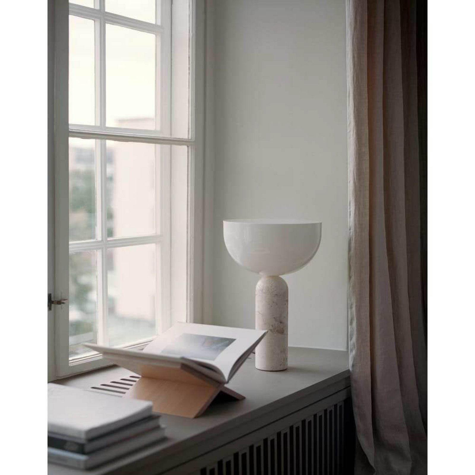 NEW WORKS bordslampa Kizu Large, beige, marmor, E27