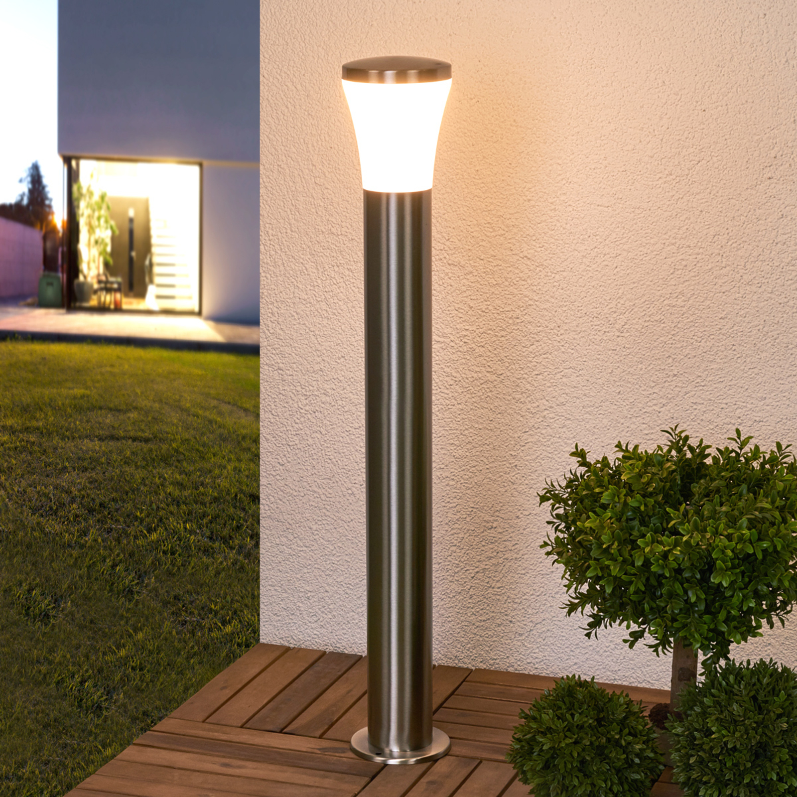 Lindby Stainless steel LED path light Sumea, stainless steel, polycarbonate, 8.7 W, energy efficiency: A+, W: 12 cm, H: 80 cm