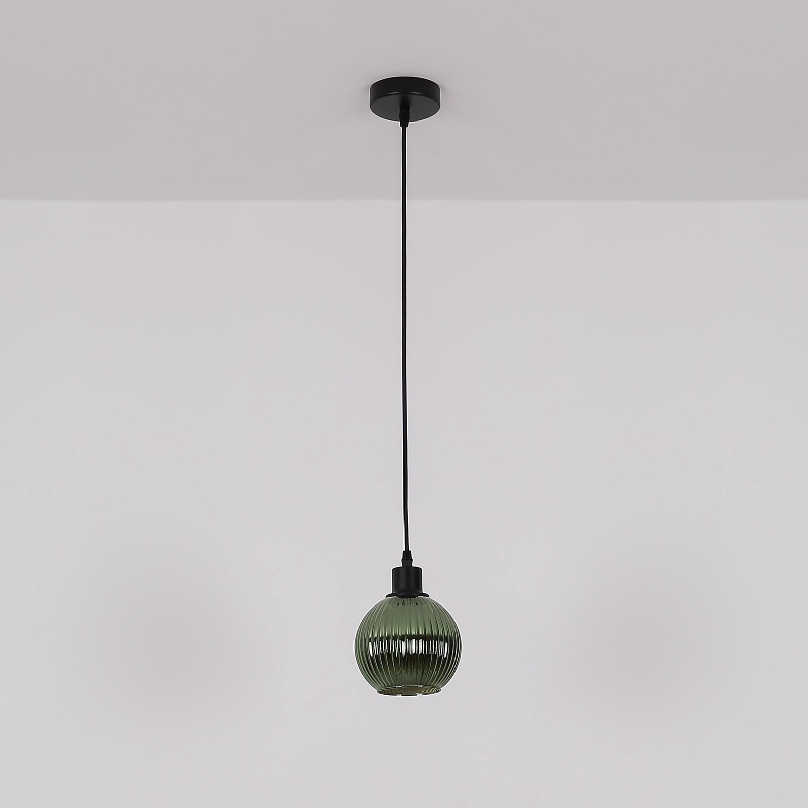 Zumba pendant light, green, Ø 15 cm, glass