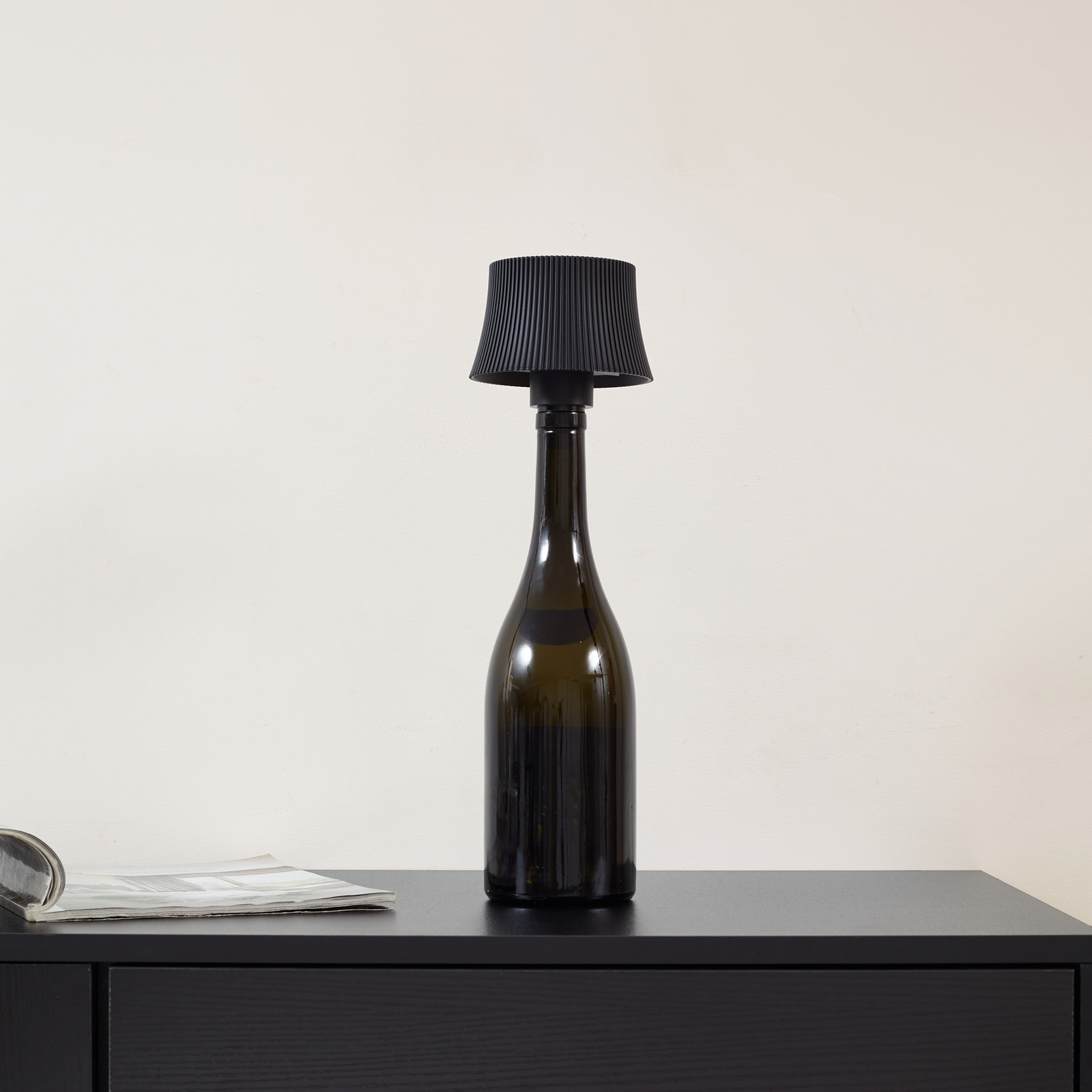 Lindby Lampada da tavolo a LED ricaricabile Linor, nera, USB, dimmer touch