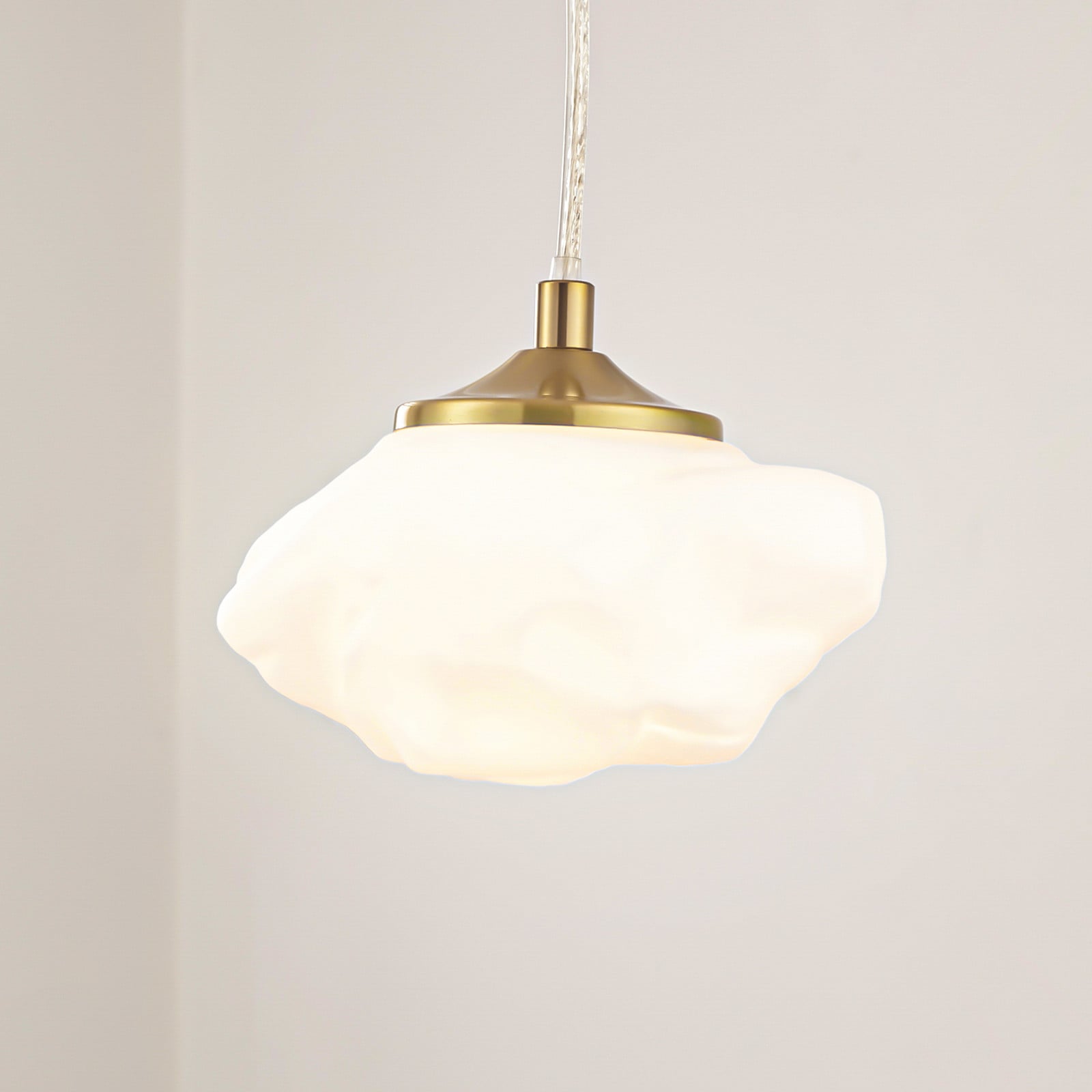 Lampă suspendată Lindby Piatra opal/zahăr sticlă Ø 16 cm G9 - Camera de zi / sufragerie - modern - alb