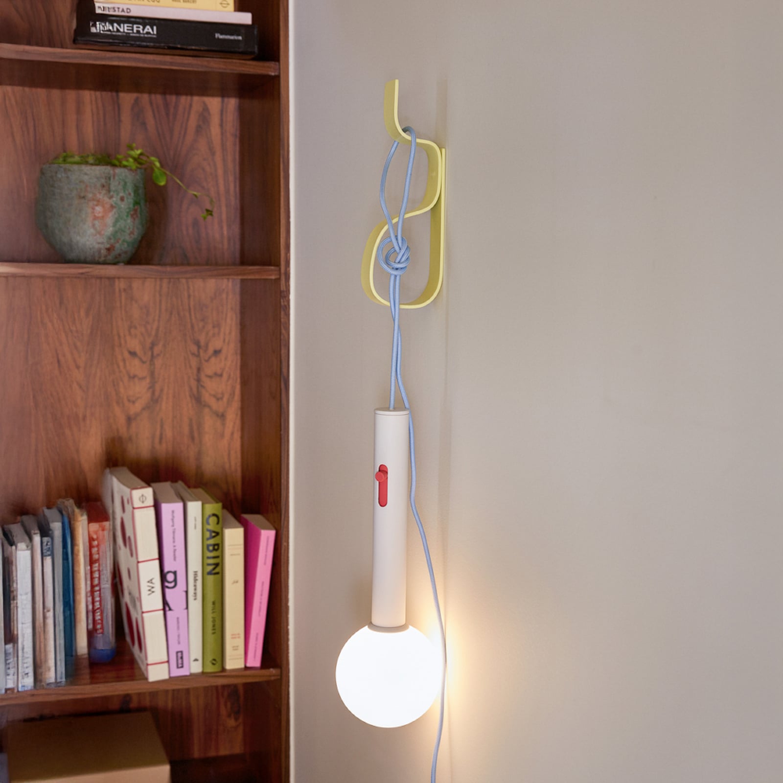 Kabyklos kabliukas „Nami“, geltonas, aukštis 20 cm, geležinis