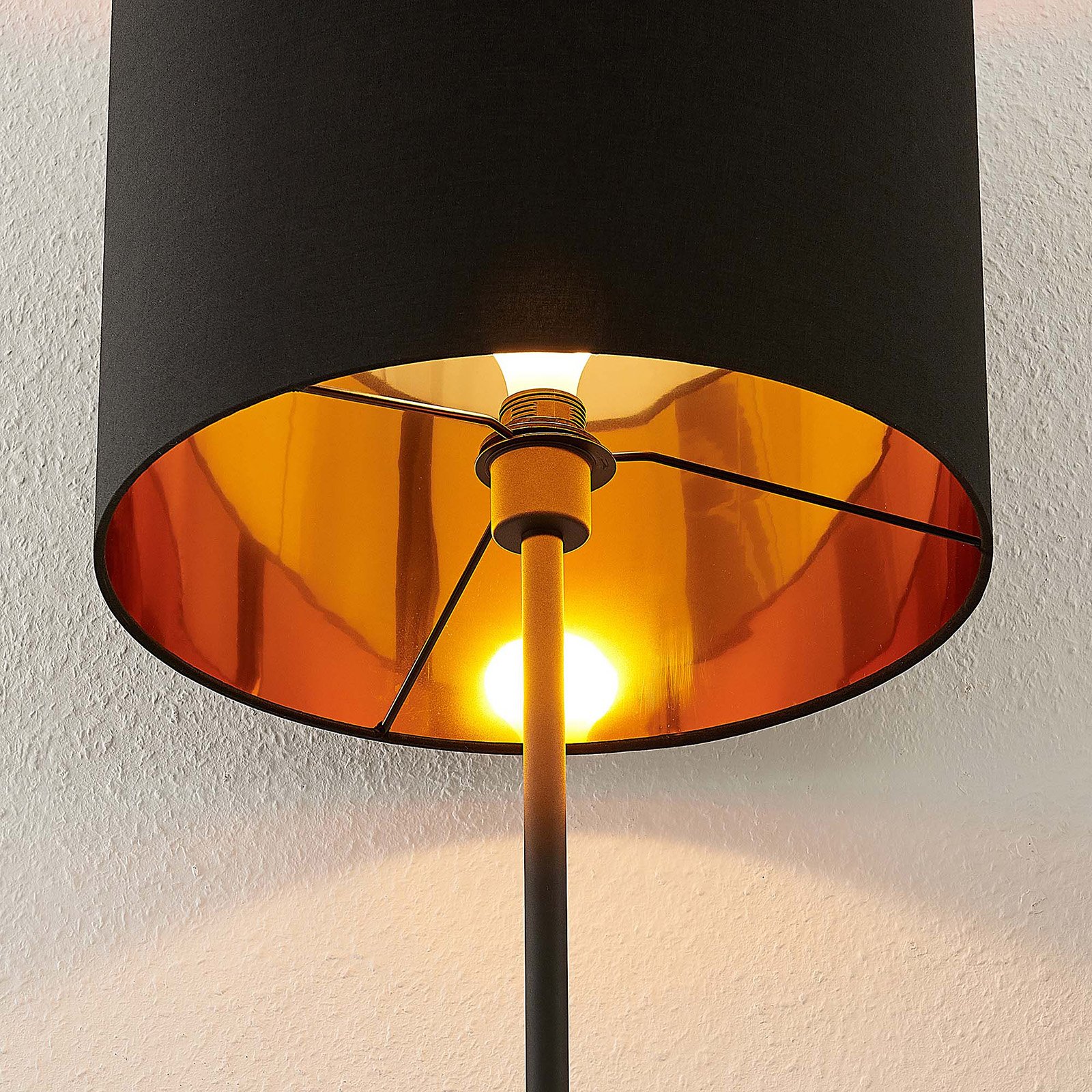 Nymar Stojaca Lampa Black/Gold - Lindby