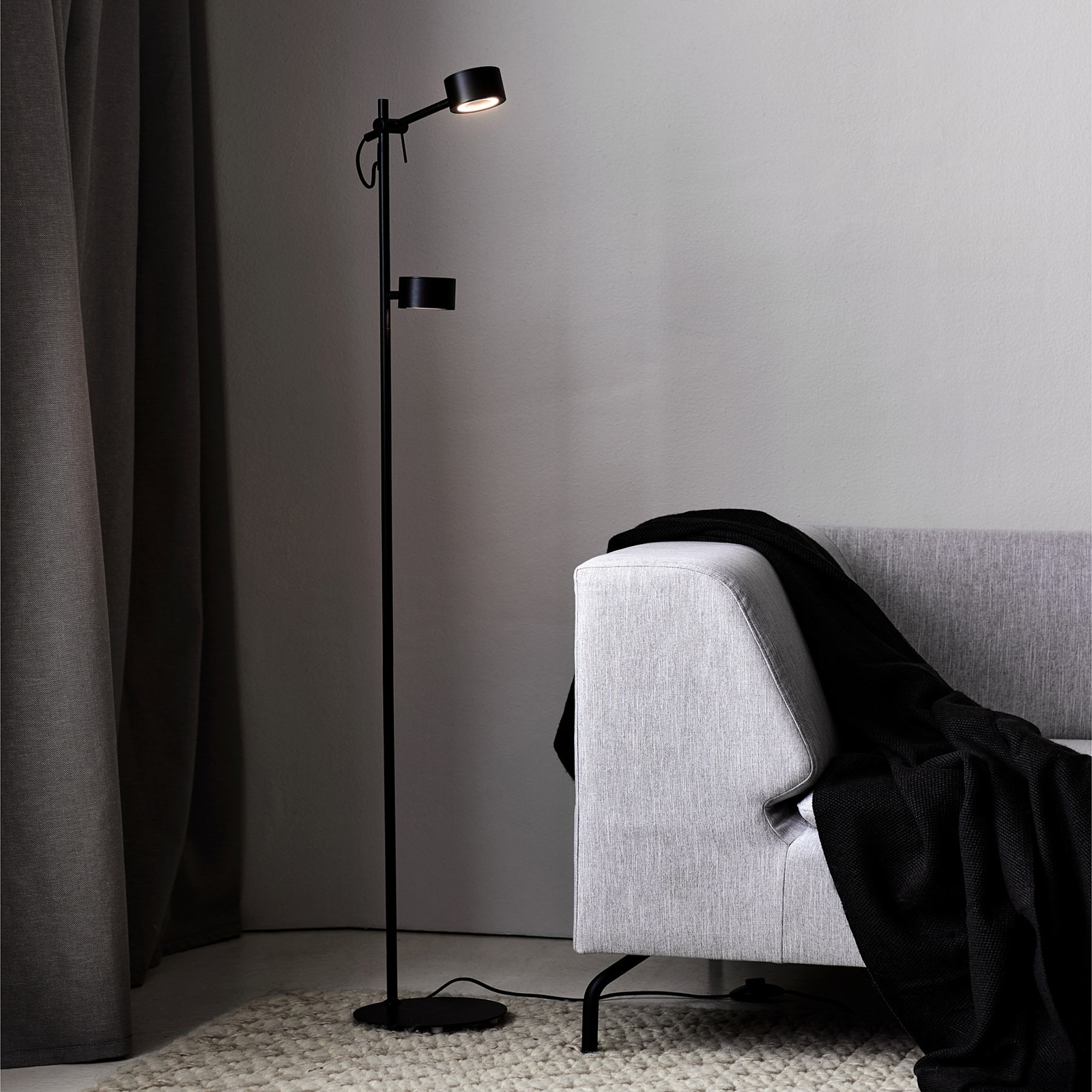 Clyde LED floor lamp, 2-bulb, with dimmer