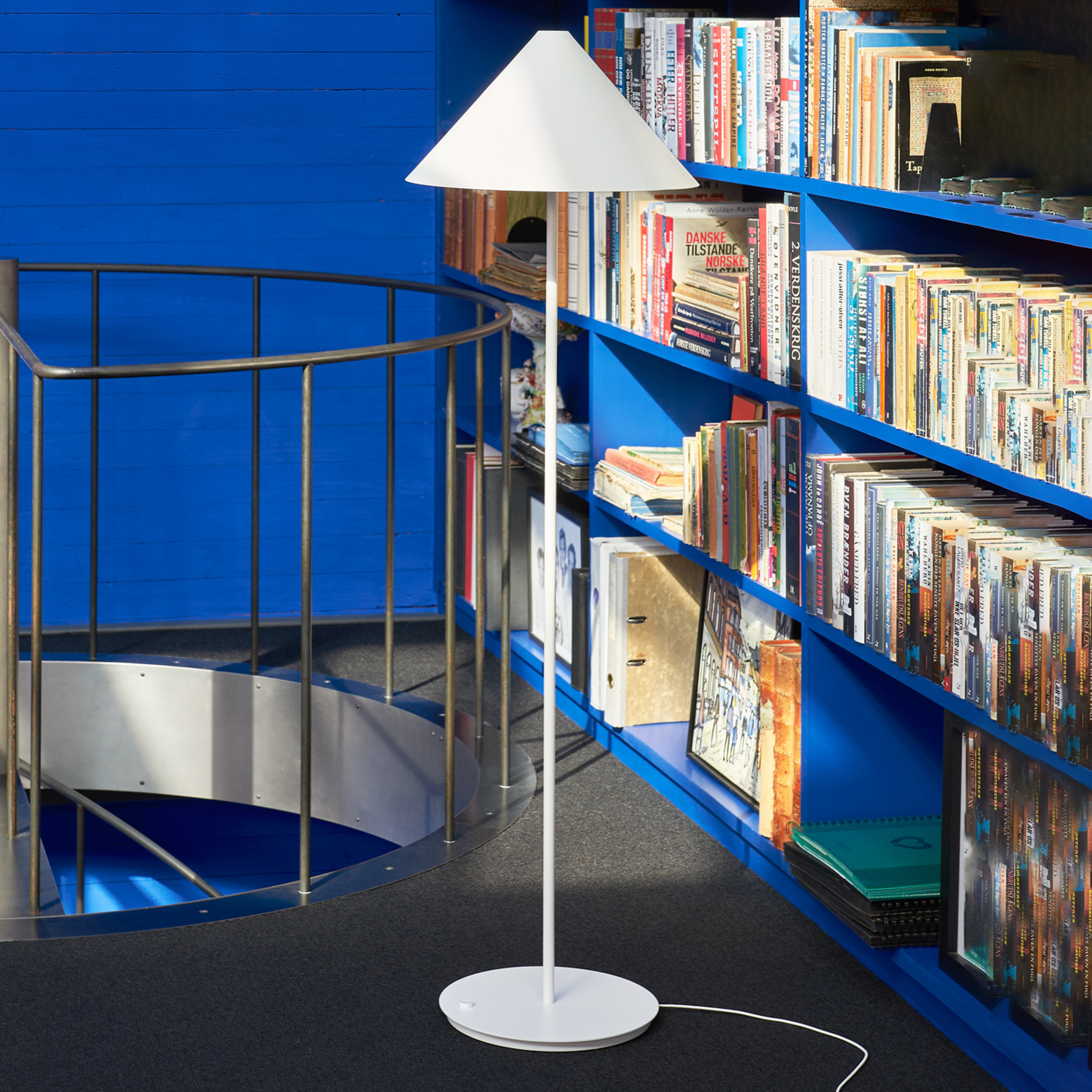 Louis Poulsen Keglen Stehlampe dim-to-warm