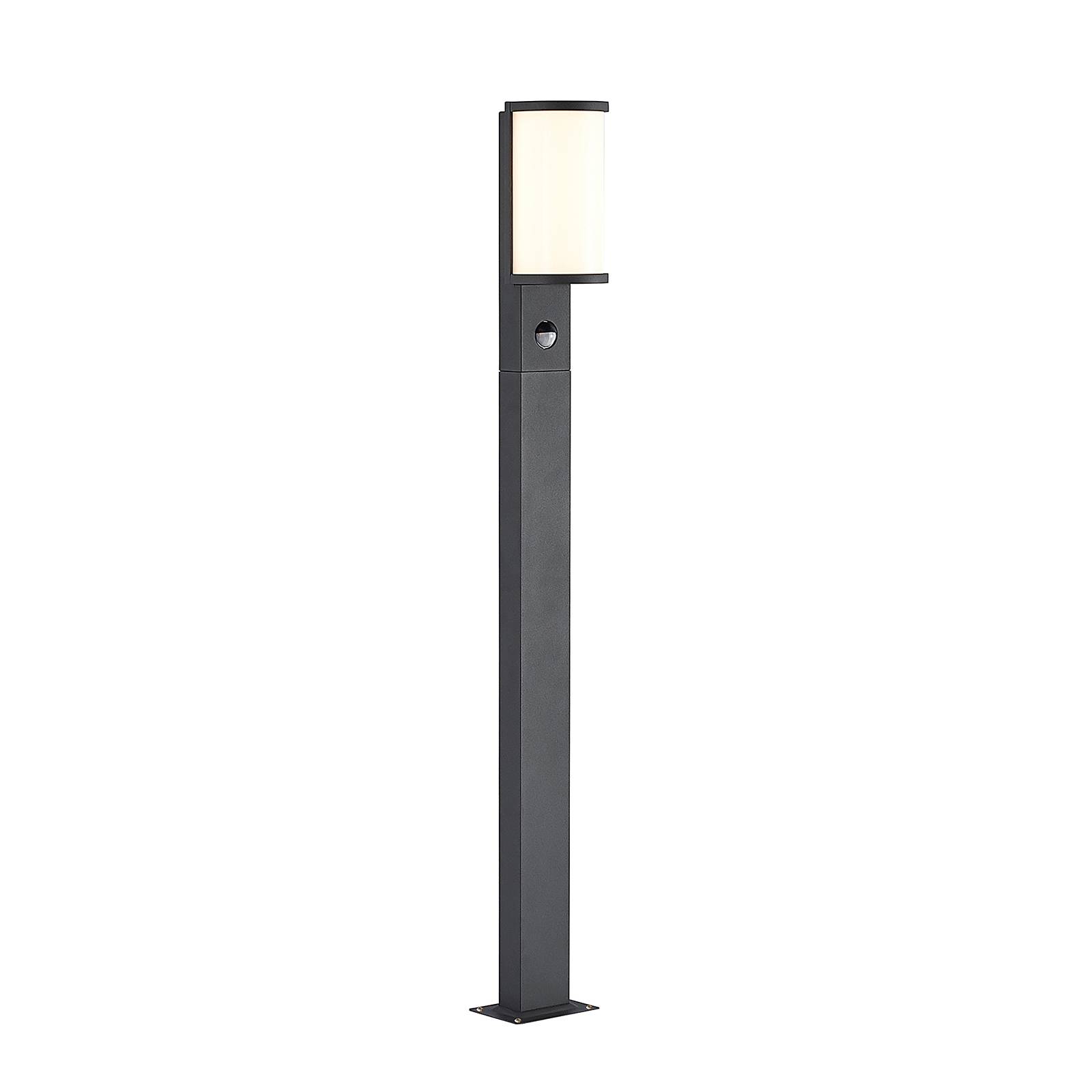 Lucande Jokum LED path lamp, IP54, 100 cm, sensor, aluminium, polycarbonate, 8.6 W, W: 12 cm, H: 100 cm
