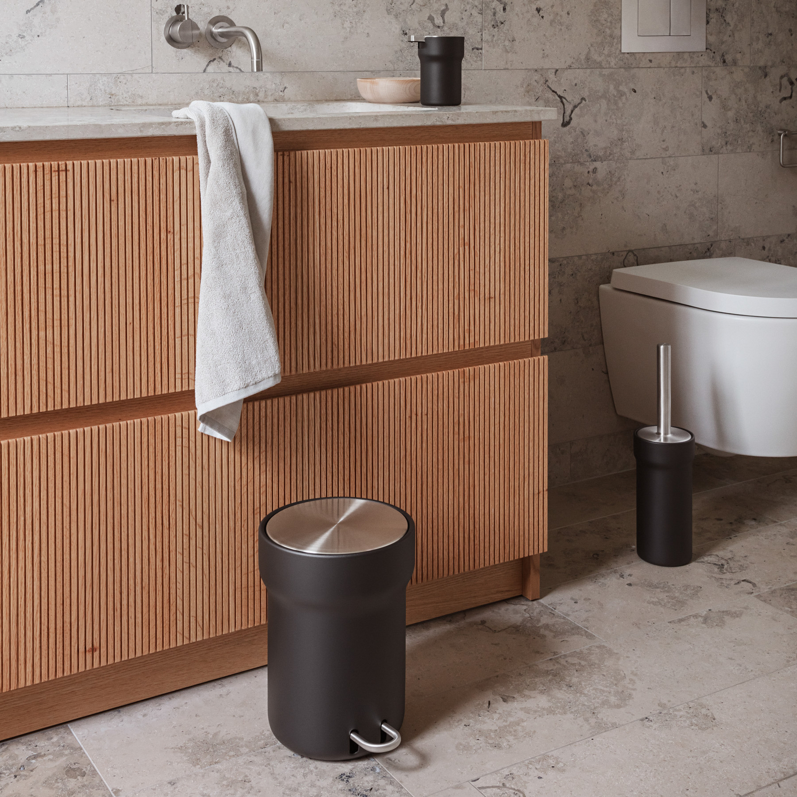 CITADEL toalettbørste, svart/stål, stål – Eva Solo