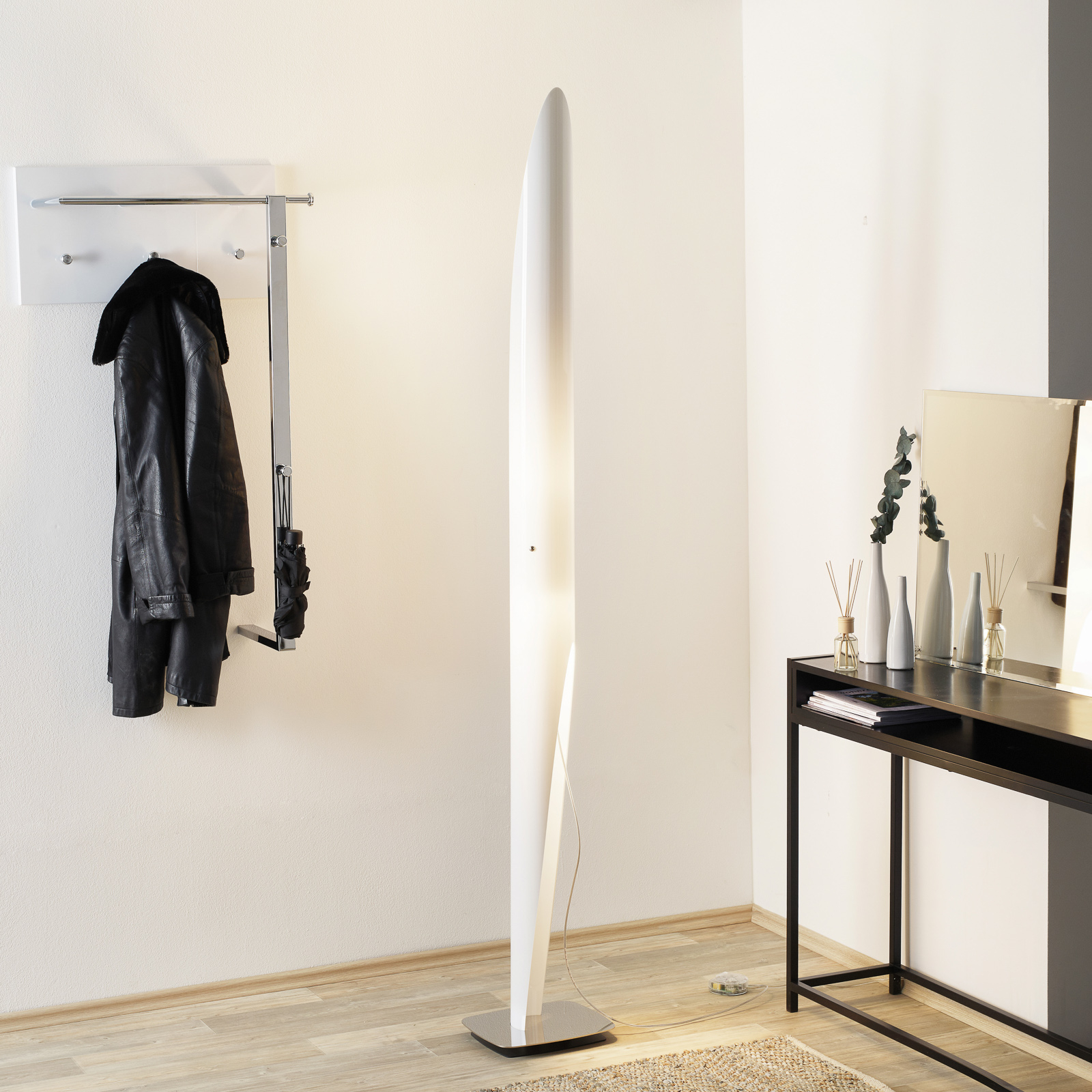 Kundalini Shakti chrome-plated floor lamp, white, for Living / Dining Room, plexiglass, metal, E27, 21 W, energy efficiency: A++, H: 200 cm