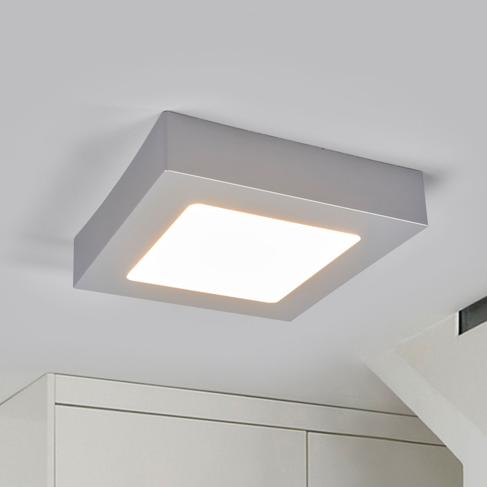 Marlo LED ceiling lamp silver 3000K angular 18.1cm