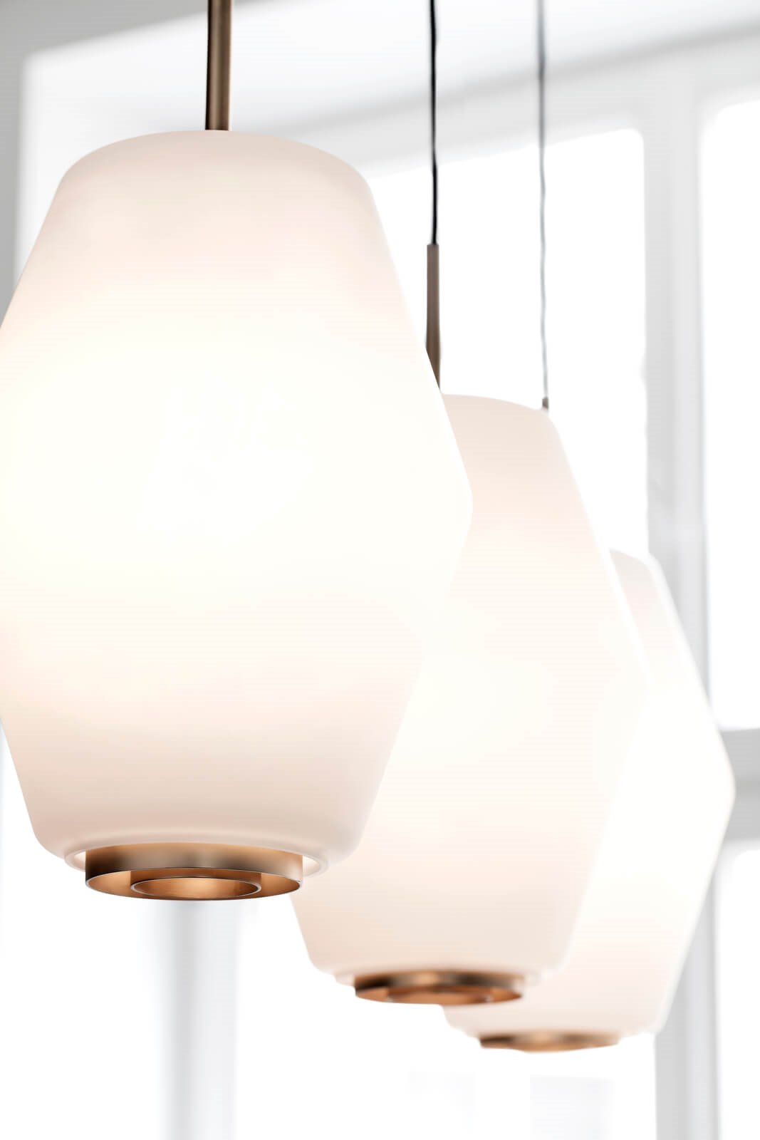 Dahl Small Závěsná Lampa Opal Glas White/Brass - Northern