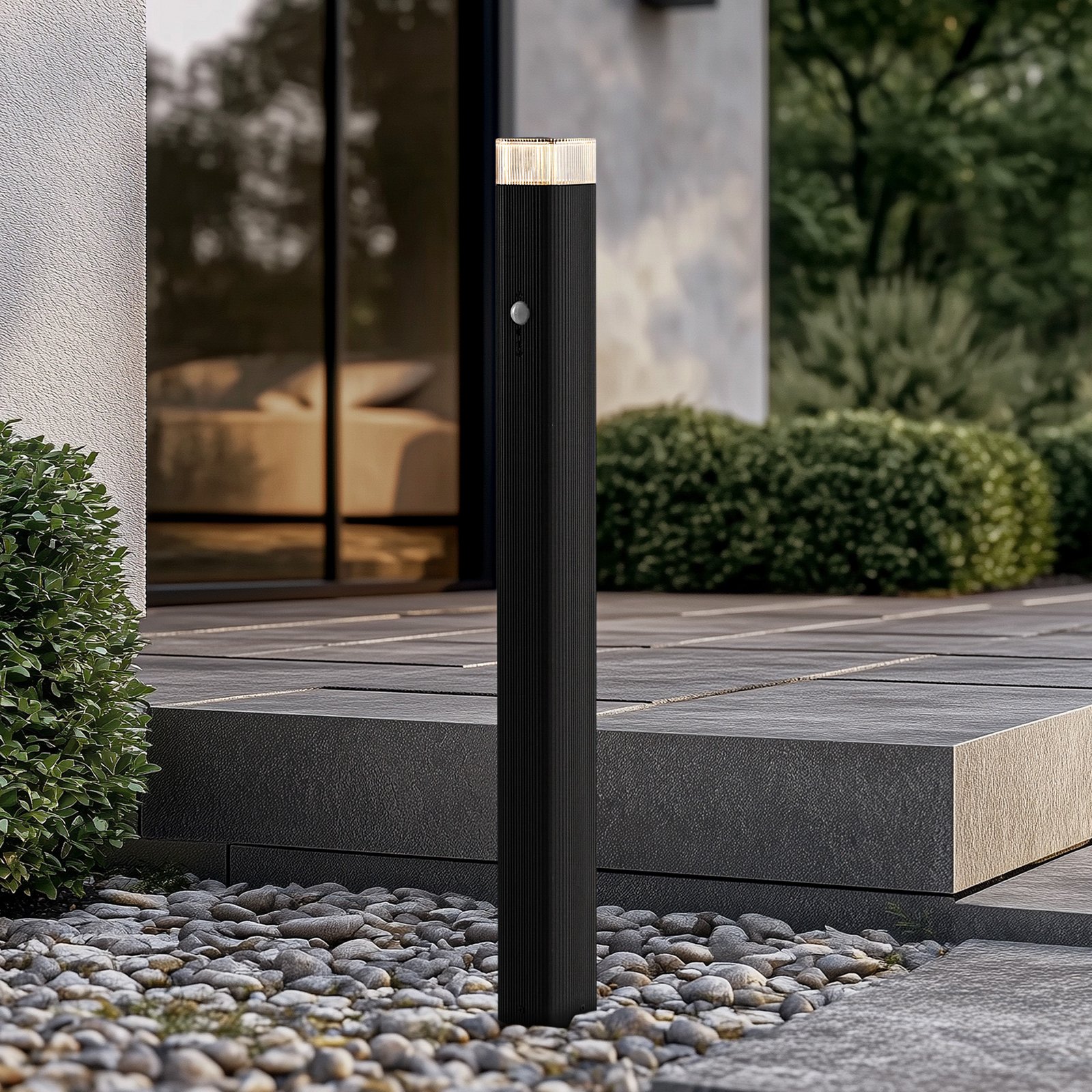 Lindby Wegeleuchte Halvar, 80cm, schwarz, IP65, GU10, Sensor