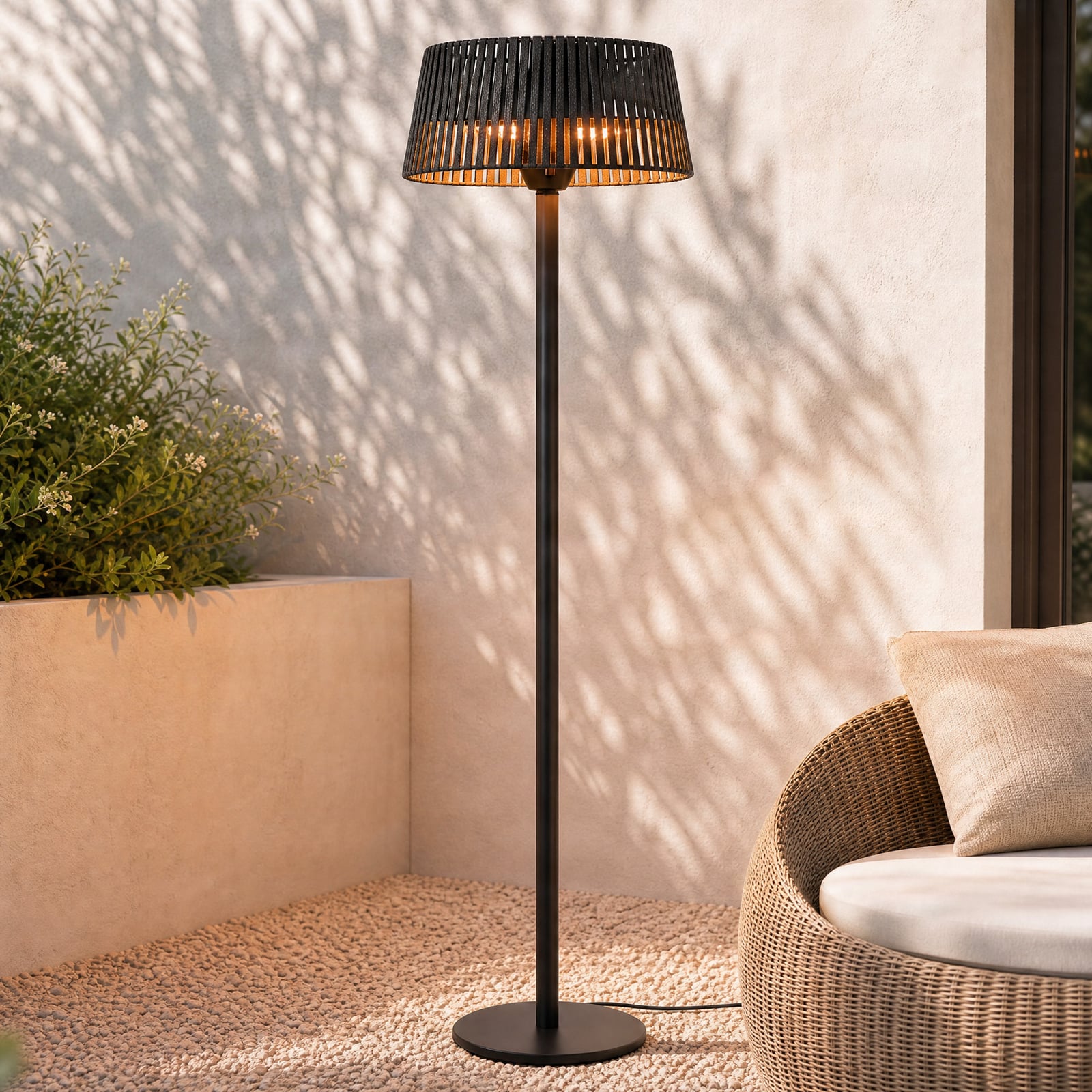 Radiateur rayonnant sur pied Pyravo, noir, 200 cm, aluminium, IP44 - Lucande Radiateur rayonnant sur pied Pyravo, noir, 200 cm, aluminium, IP44 - Lucande
