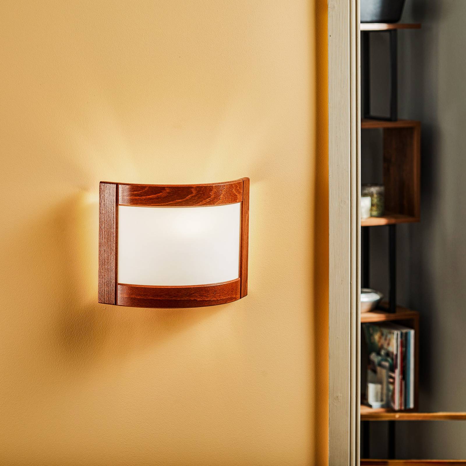 Lamkur Nástěnné světlo Zanna ze dřeva, 22 cm rustikální