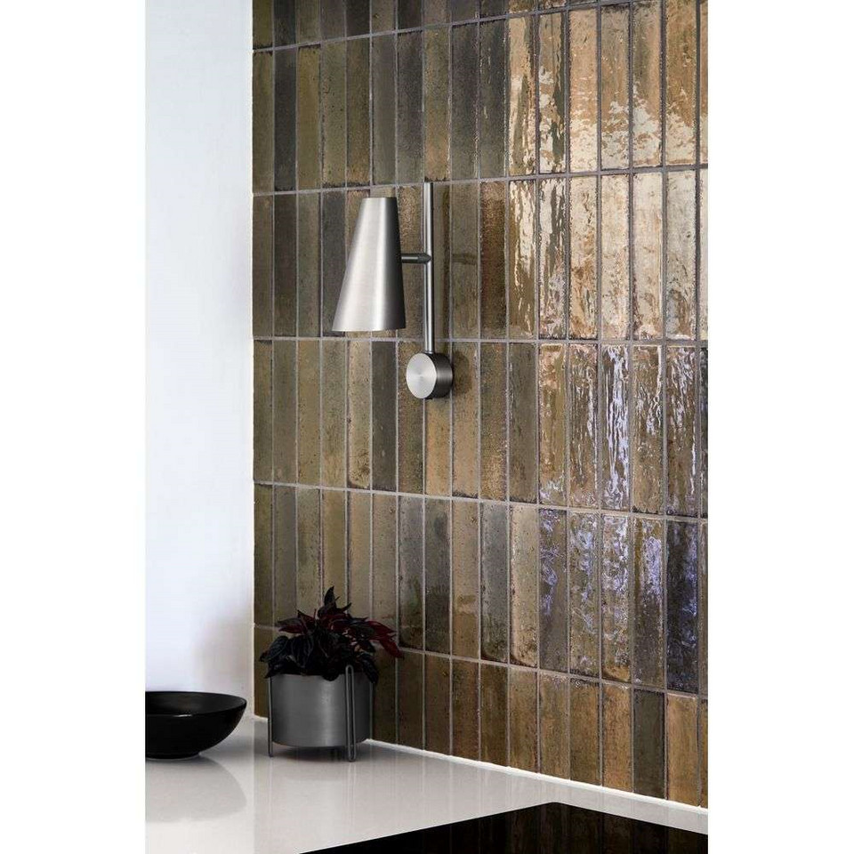 Woud Cono Vägglampa Satin, metallisk från Woud