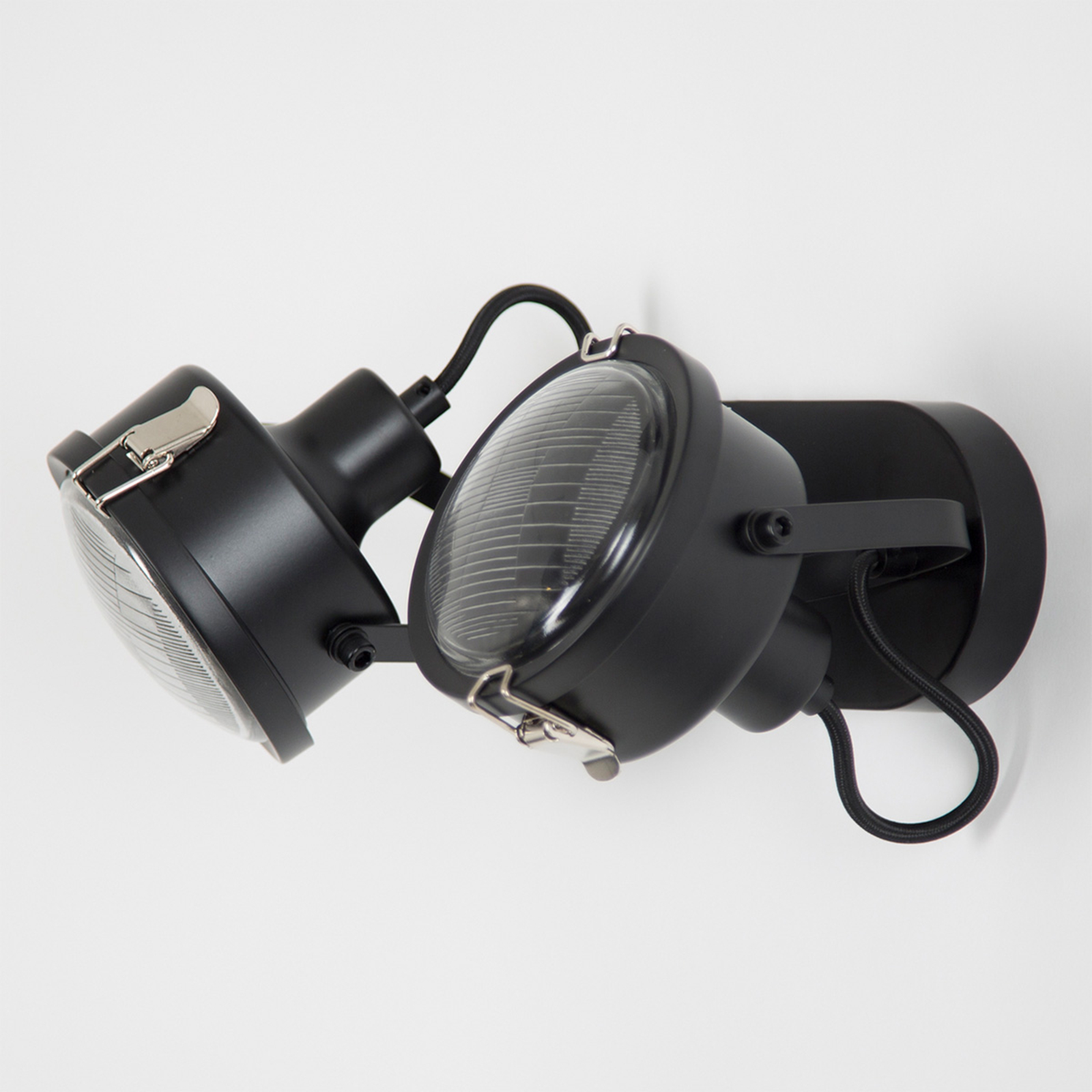 2-bulb wall light Satellite