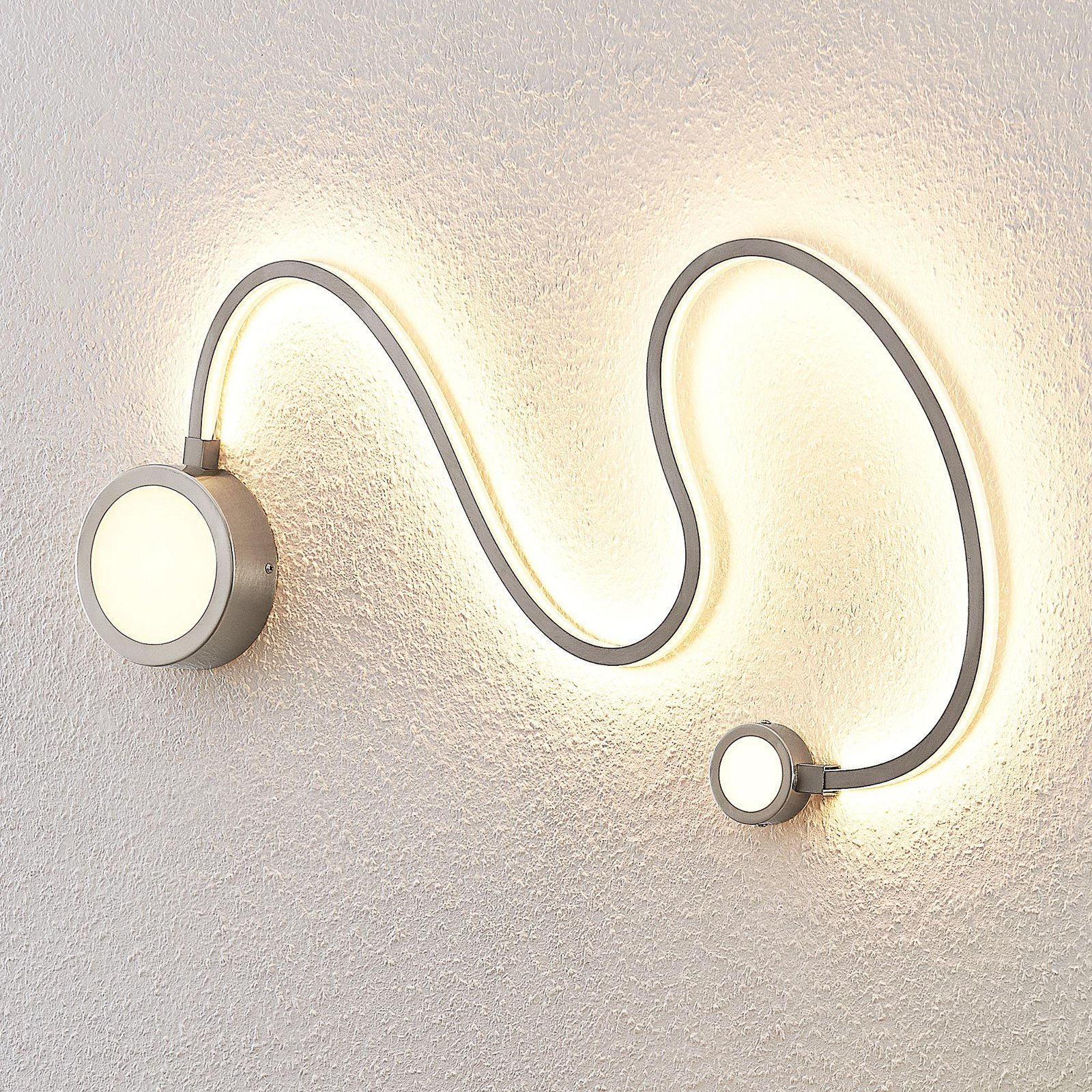 Lindby Rion LED wandlamp, nikkel
