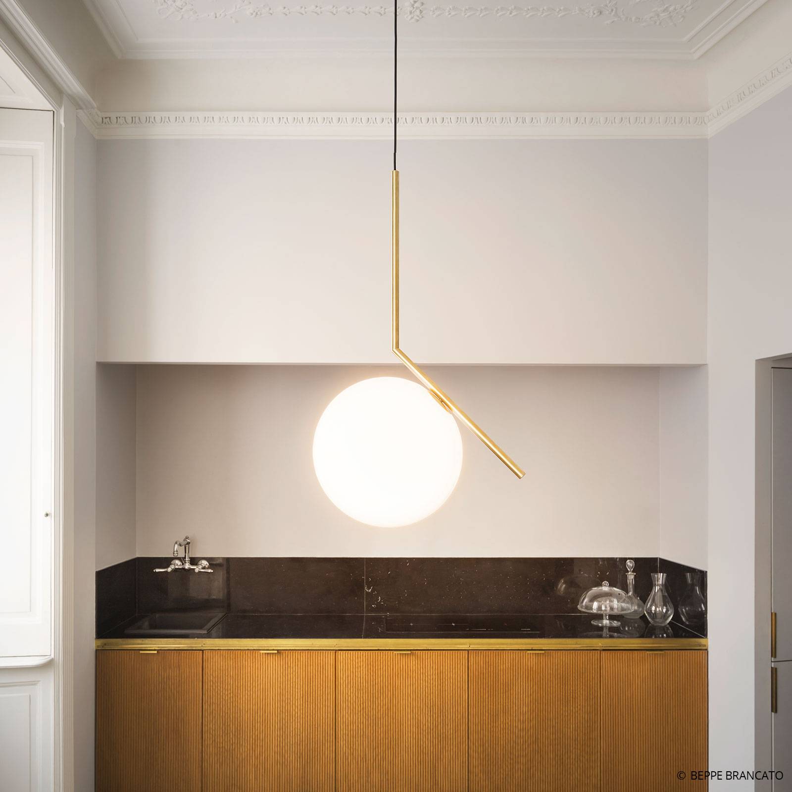 Designerska lampa wisząca FLOS IC S2, mosiądz
