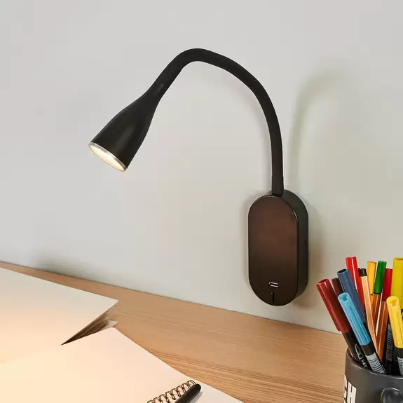 Lampenwelt Lindby LED-Wandlampe Enna, schwarz, Schalter, USB-Anschluss