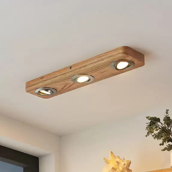 Lampenwelt Lindby Mikari LED-Deckenleuchte aus Holz, 3-fl