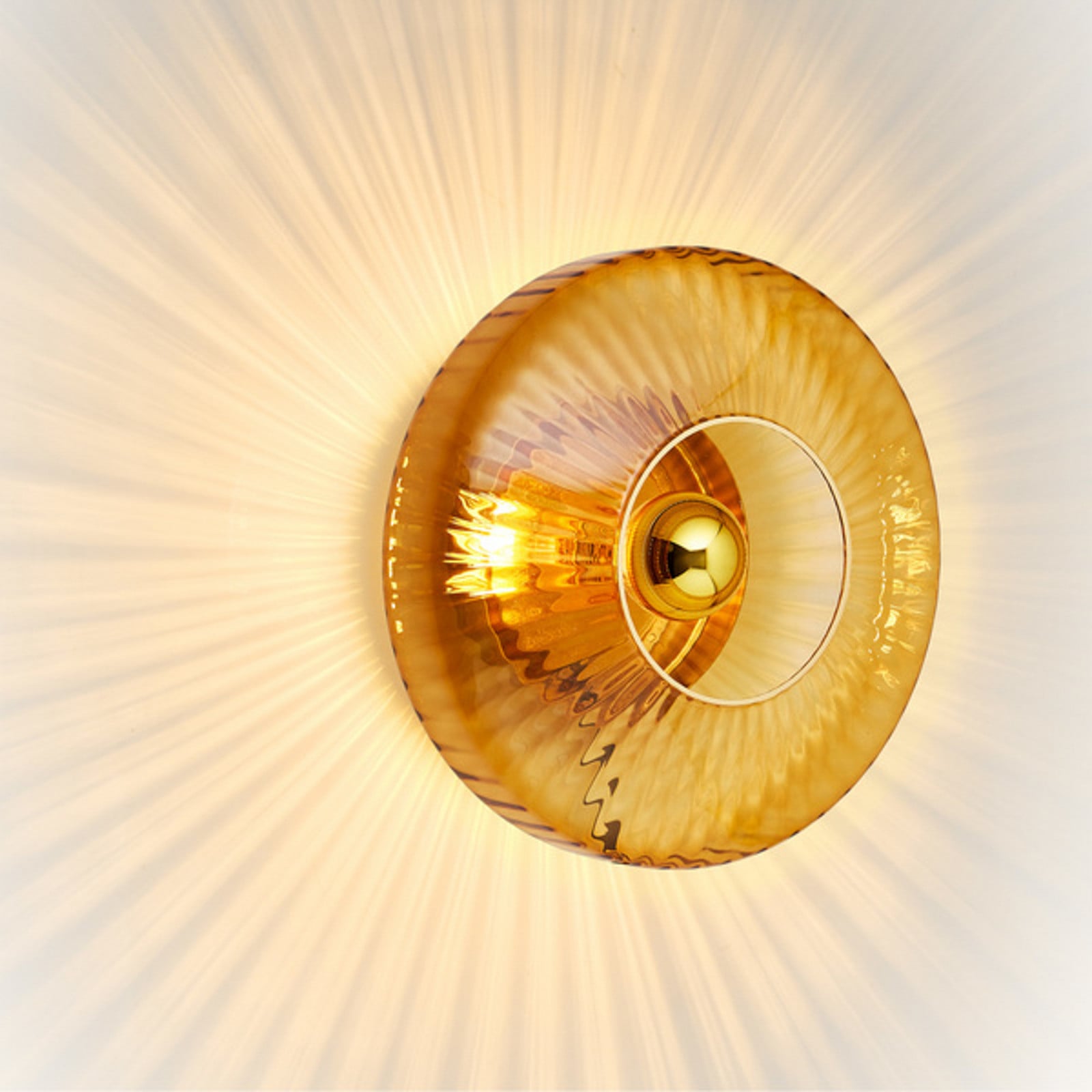 New Wave Optic Vägglampa XL Amber DESIGN BY US | 3006 | Lampspecialisterna