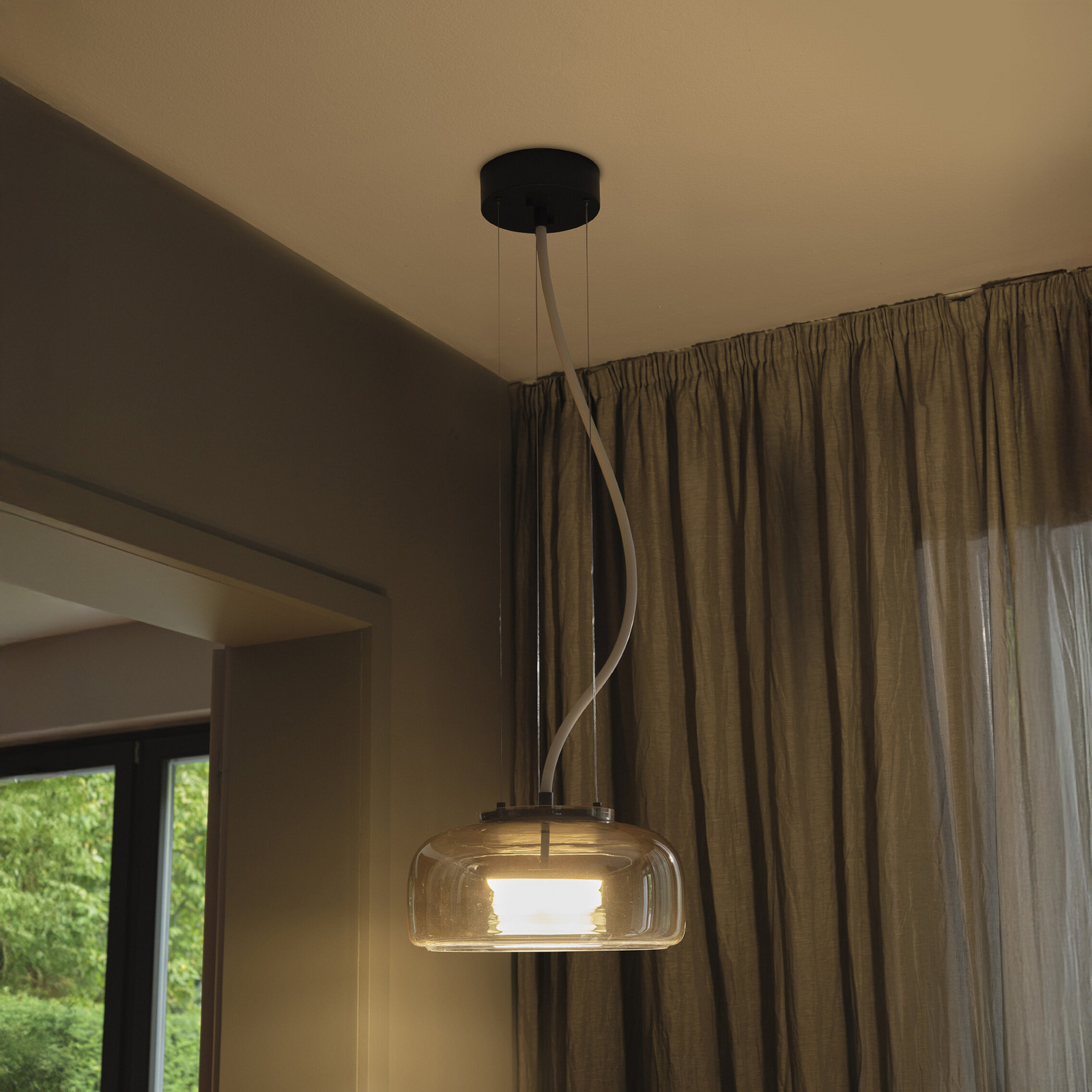 OSRAM DECOR GLOW LED lógó lámpa, szürke/fekete, Ø 38 cm, felfelé/lefelé OSRAM DECOR GLOW LED lógó lámpa, szürke/fekete, Ø 38 cm, felfelé/lefelé