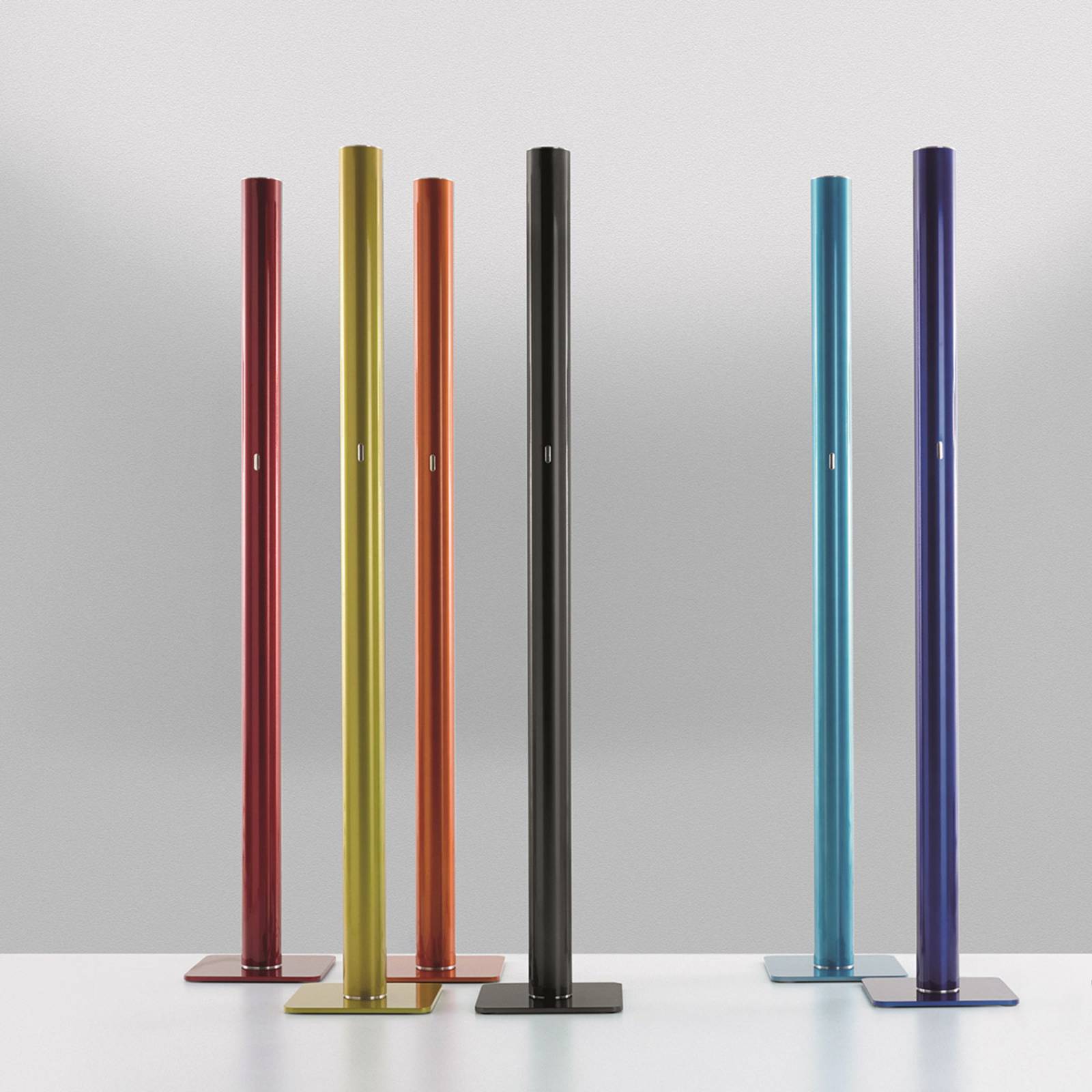 Artemide Ilio lampa stojąca LED czarna 3 000 K