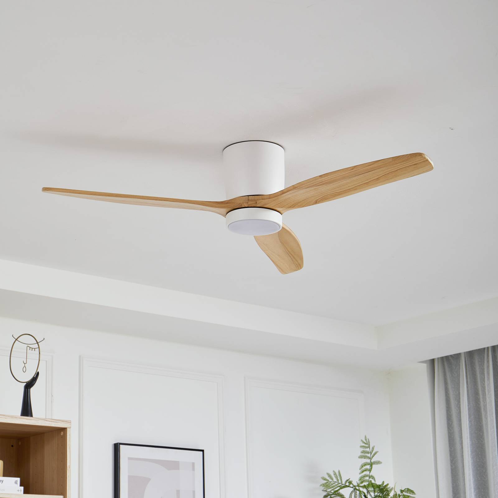 Stropný ventilátor Lucande LED Faipari, drevo, DC, tichý, 132 cm