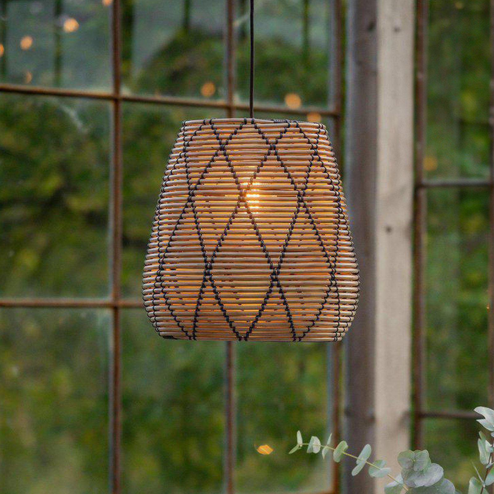 PR Home outdoor hanging light Lollo, UK, Ø 28 cm, natural/black