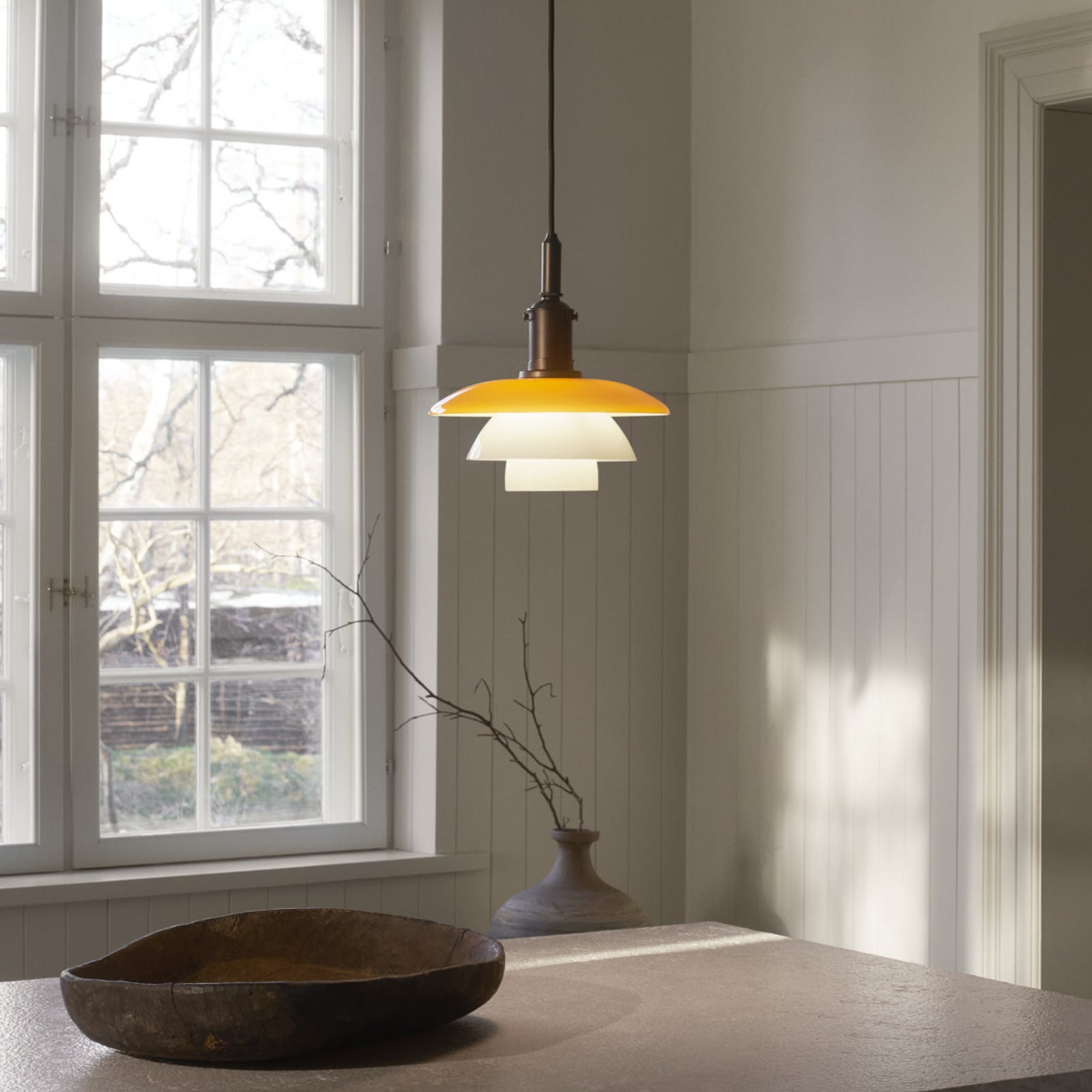 Louis Poulsen Lampada a sospensione PH 3/3 Centenary ambra/bianco Ø 28 cm Louis Poulsen Lampada a sospensione PH 3/3 Centenary ambra/bianco Ø 28 cm