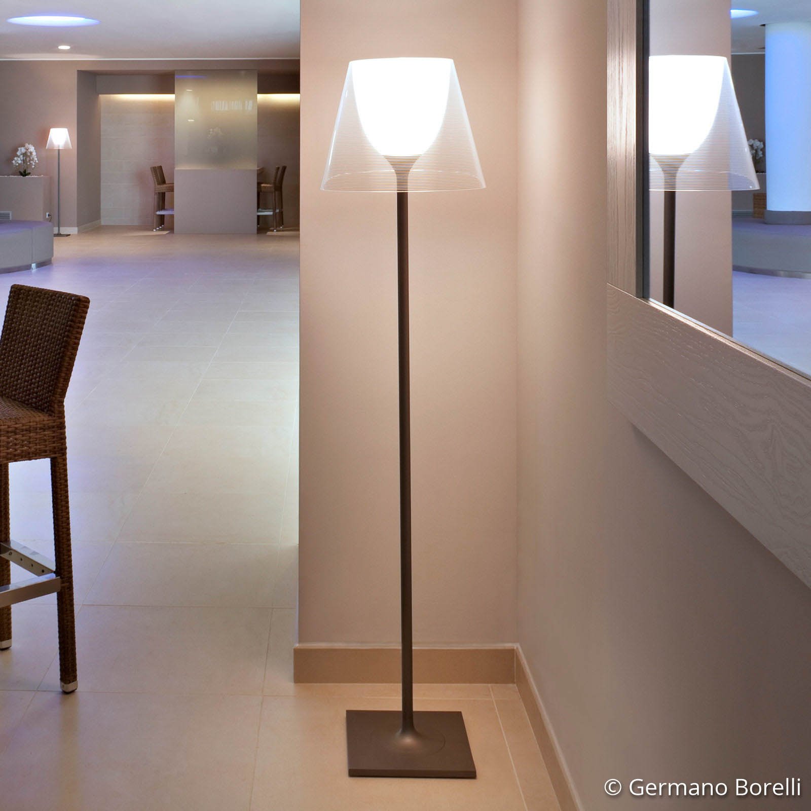 KTribe F2 Gulvlampe Transparent - Flos