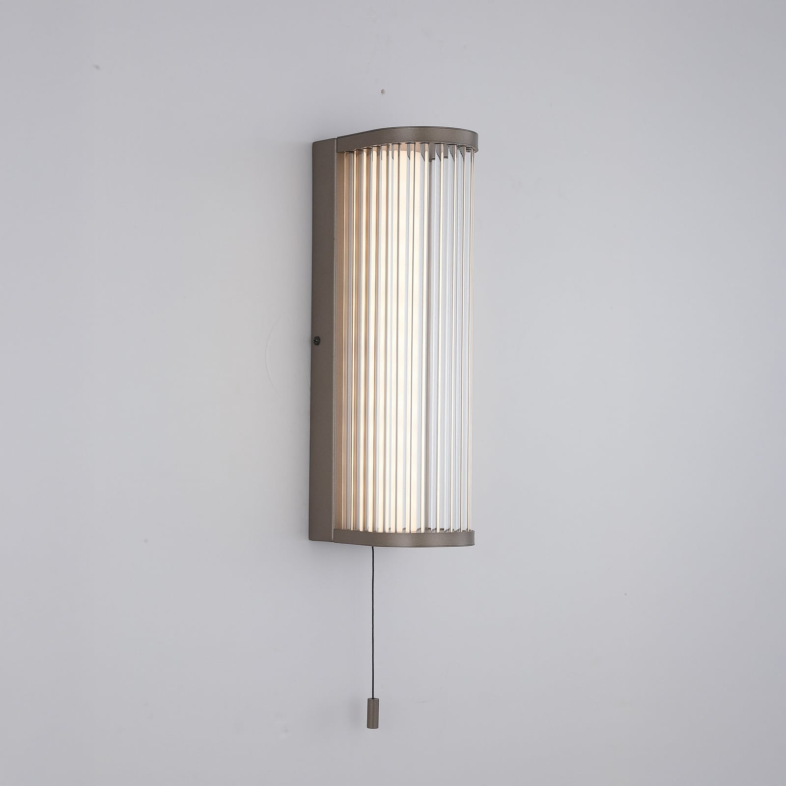 LED-Wandleuchte Rue, bronze, IP44, Metall, Glas, 3.000 K LED-Wandleuchte Rue, bronze, IP44, Metall, Glas, 3.000 K