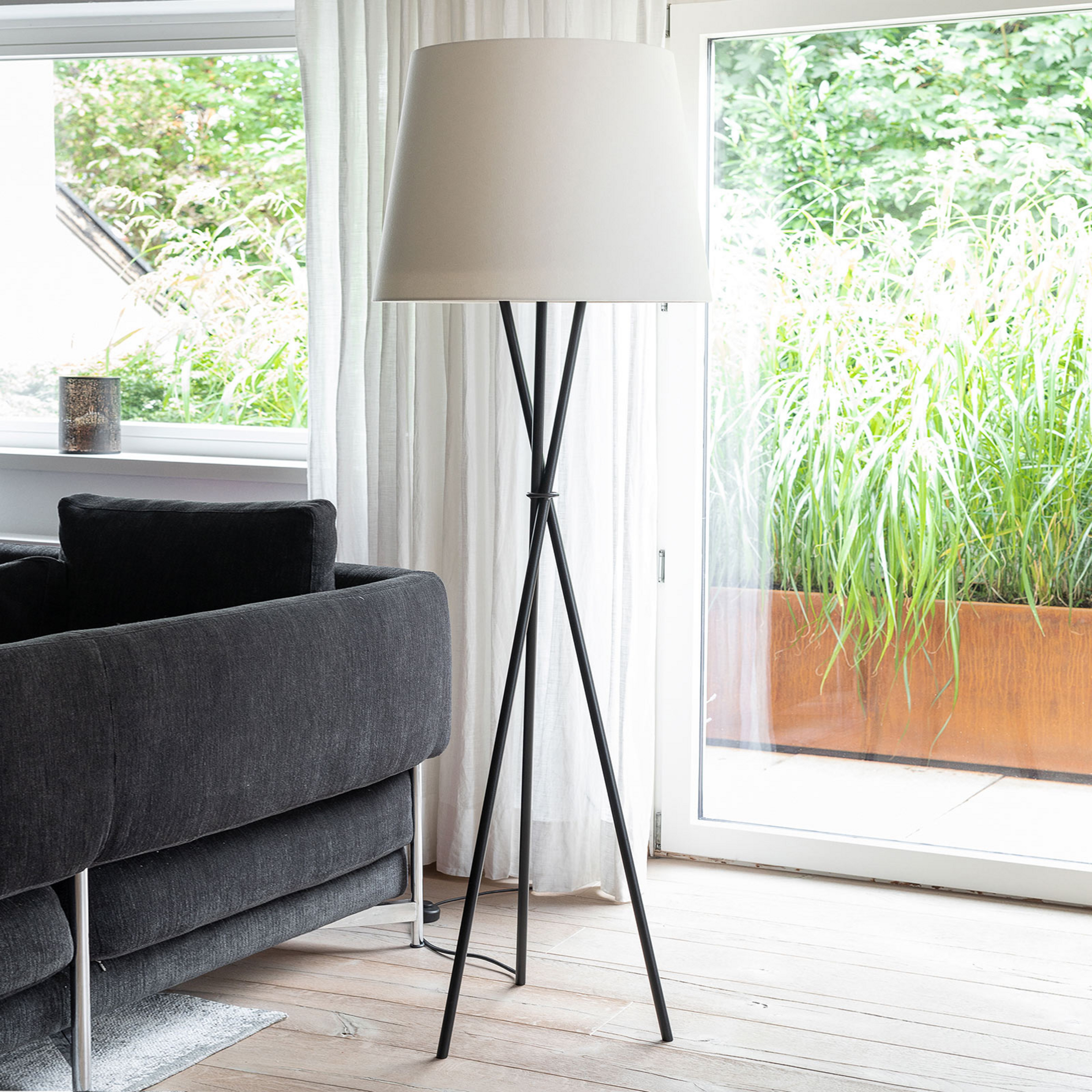 Ozonos Hailey lámpara de pie LED con AC-1 Plus