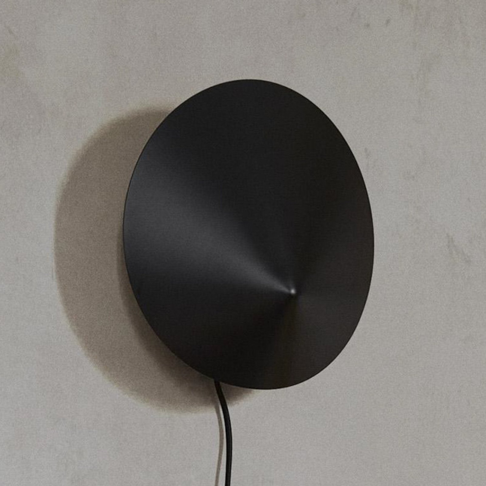 Arum Sconce Nástěnné Svítidlo Black - Ferm Living
