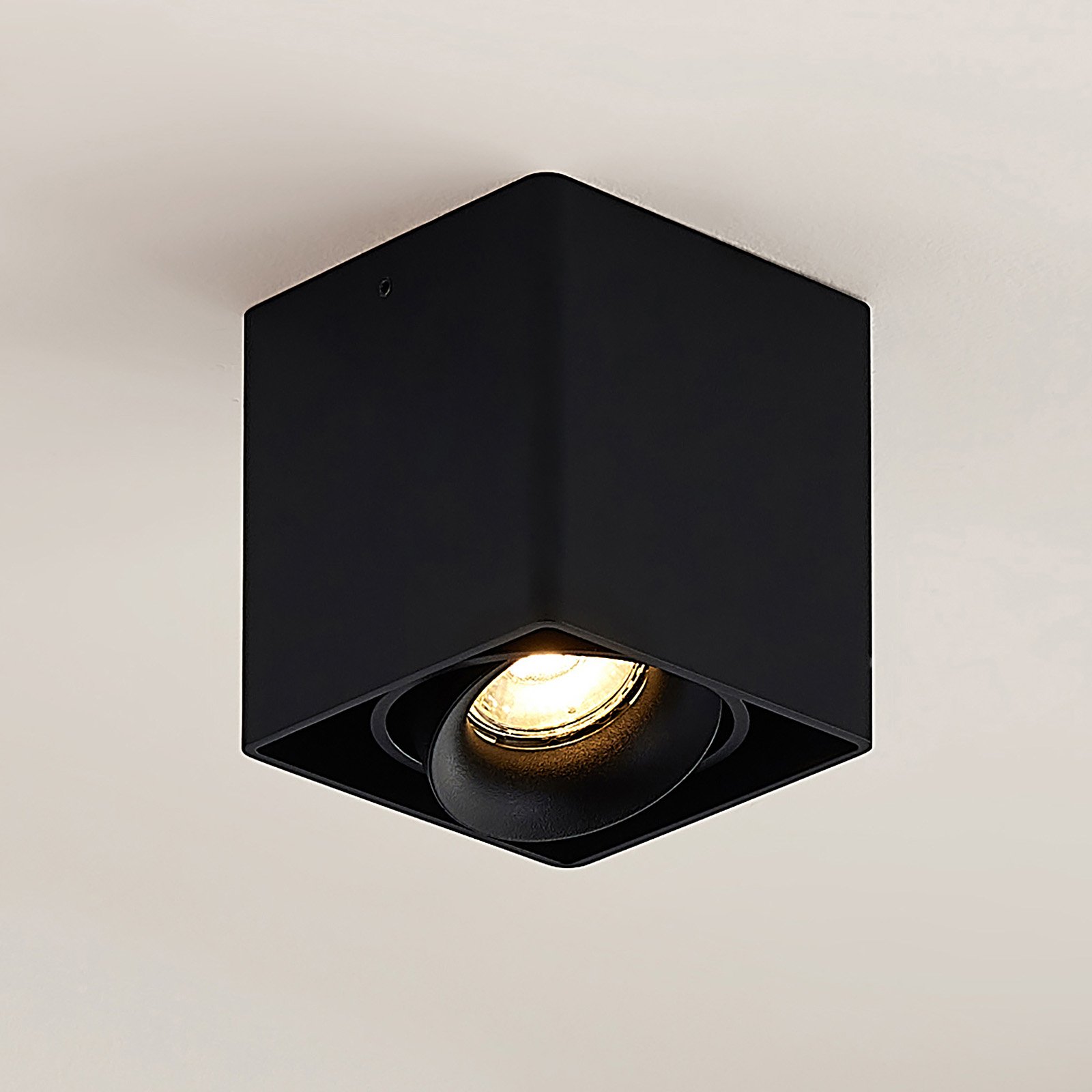 Arcchio Kubika, bodová lampa GU10, 1 svetlo/čierna