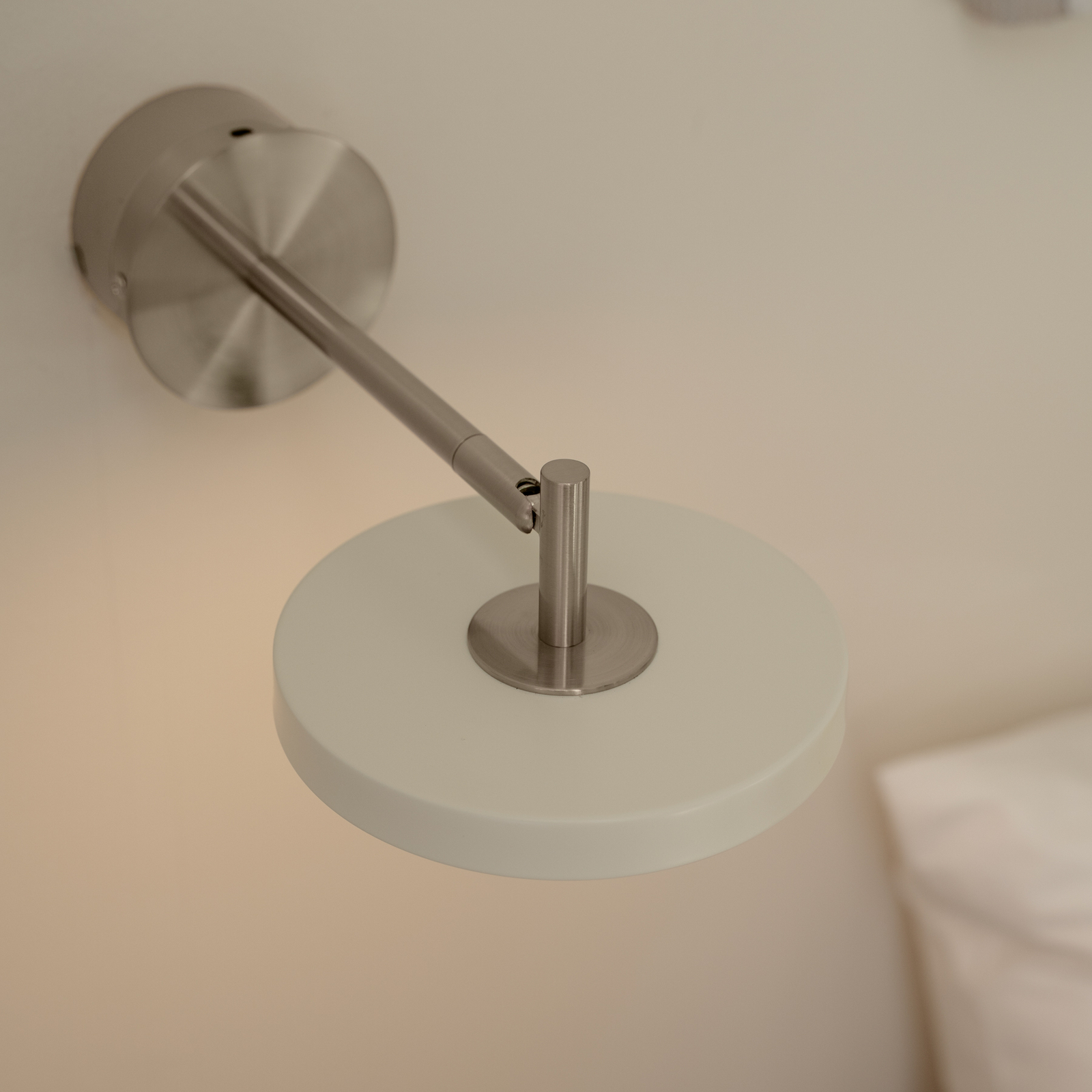 UMAGE LED-Wandlampe Asteria Short, grau, Stahl, Hardwire