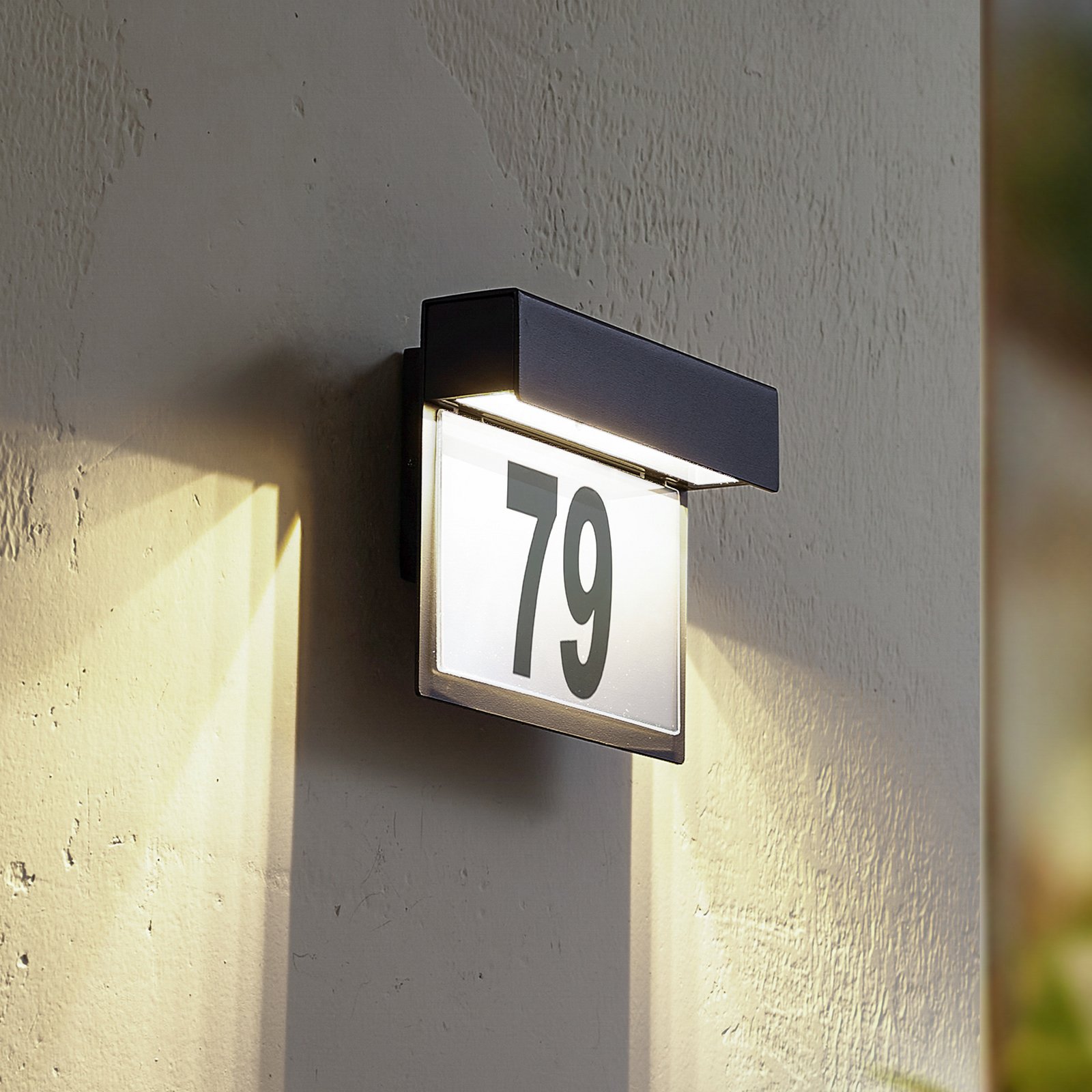 Lámpara LED Lindby para el número de la casa Antal, gris oscuro, aluminio