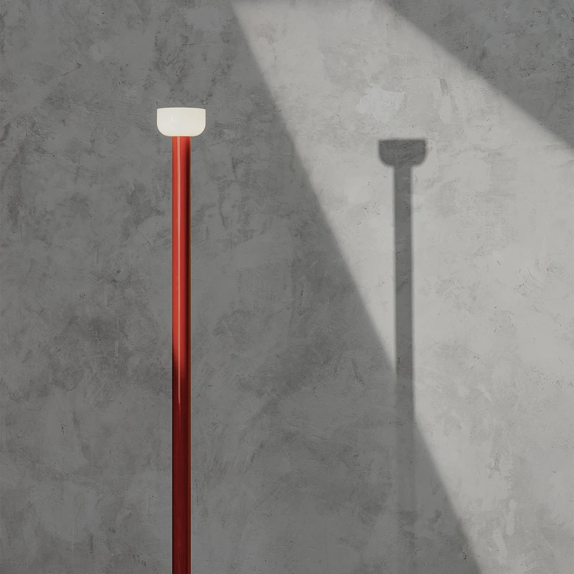 FLOS – Bellhop Stehleuchte Brick Red/White
