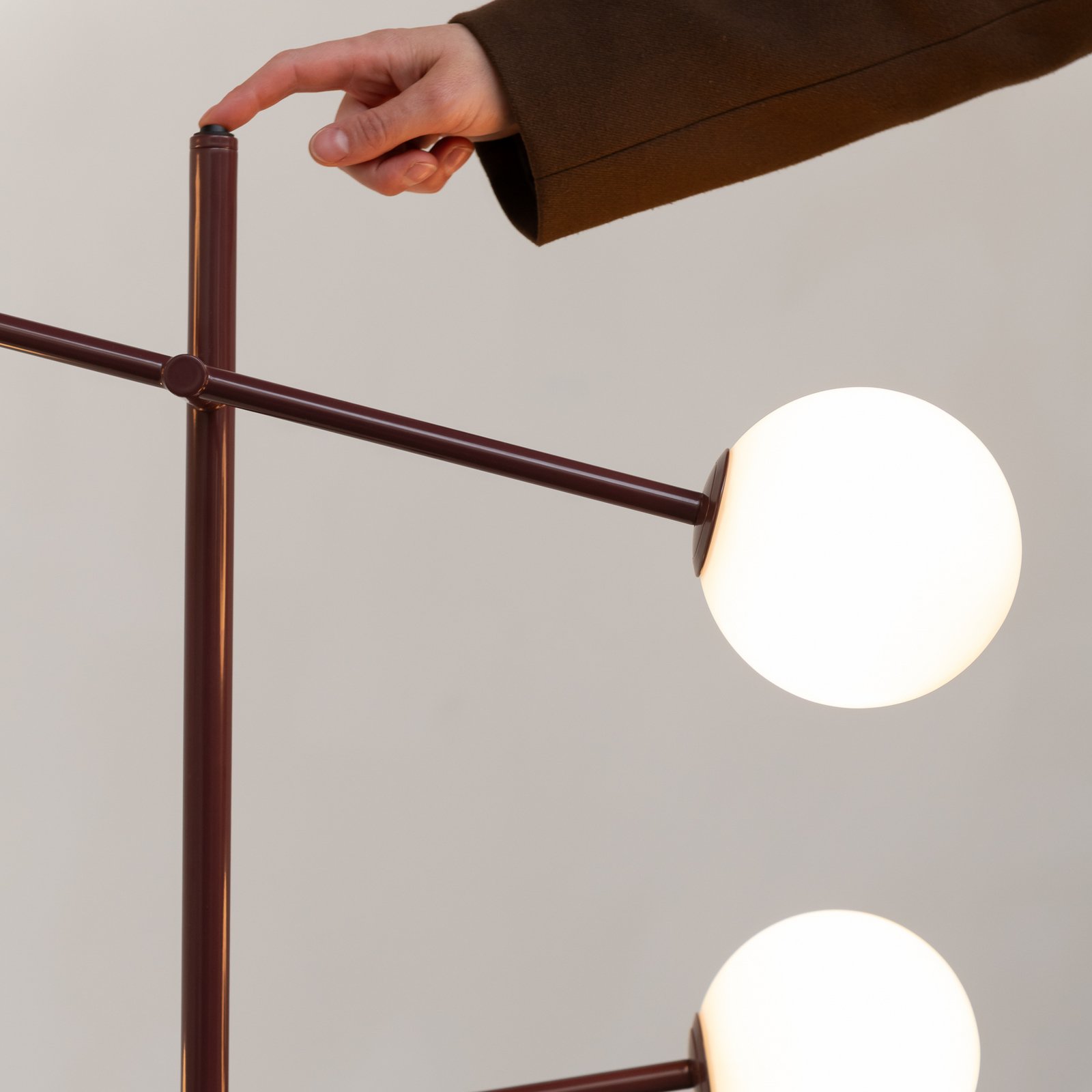 IT'S ABOUT ROMI Stehlampe Copenhagen, dunkelrot, drehbar