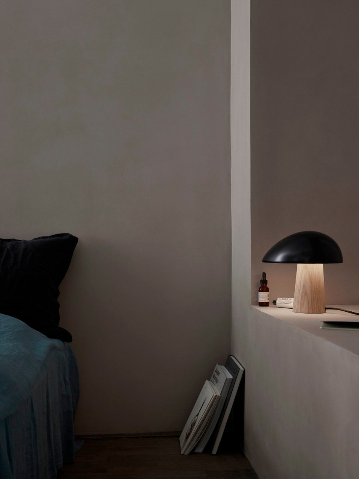 Night Owl Stolna lampa Mat Midnight Plava/Ash - Fritz Hansen