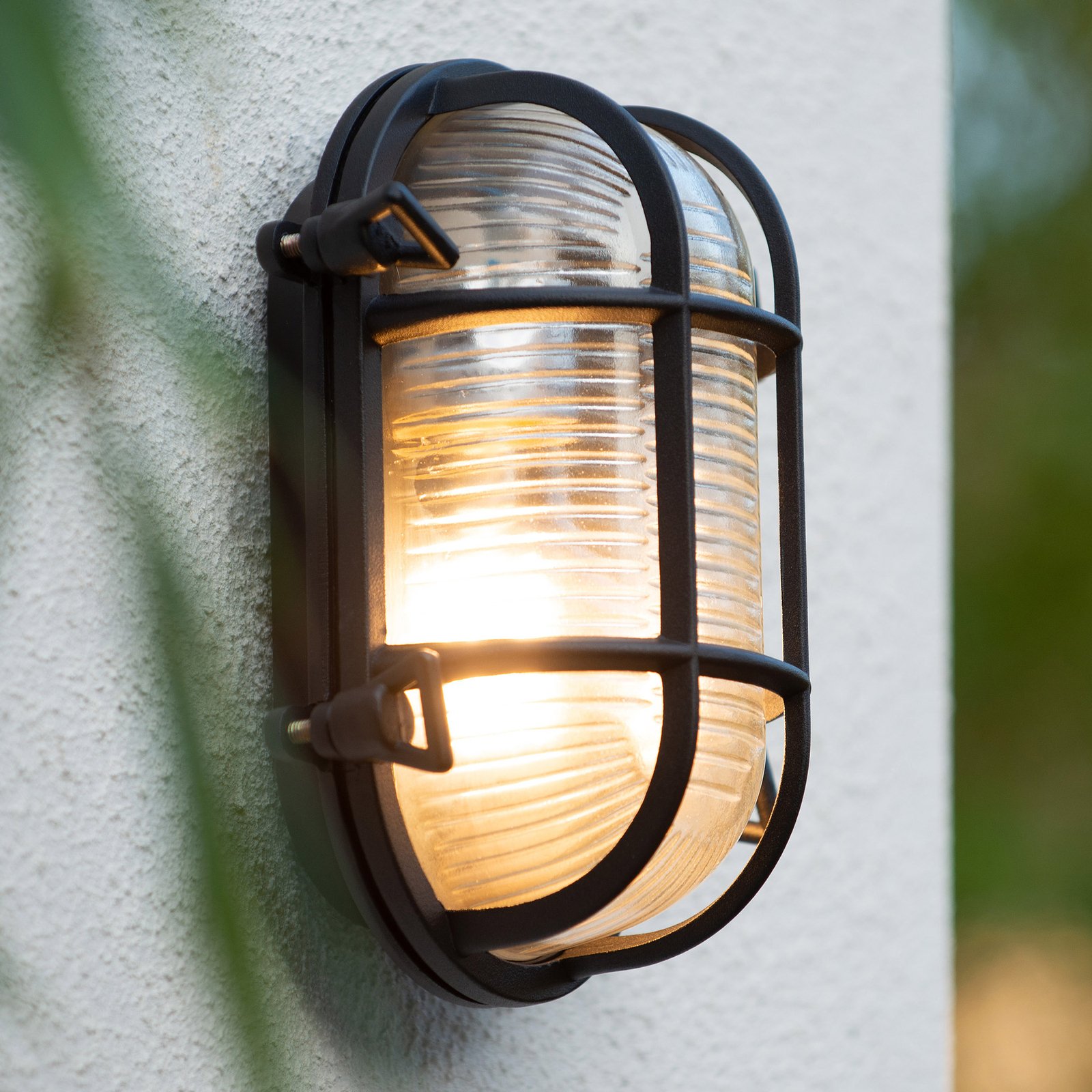 Dudley outdoor wall light