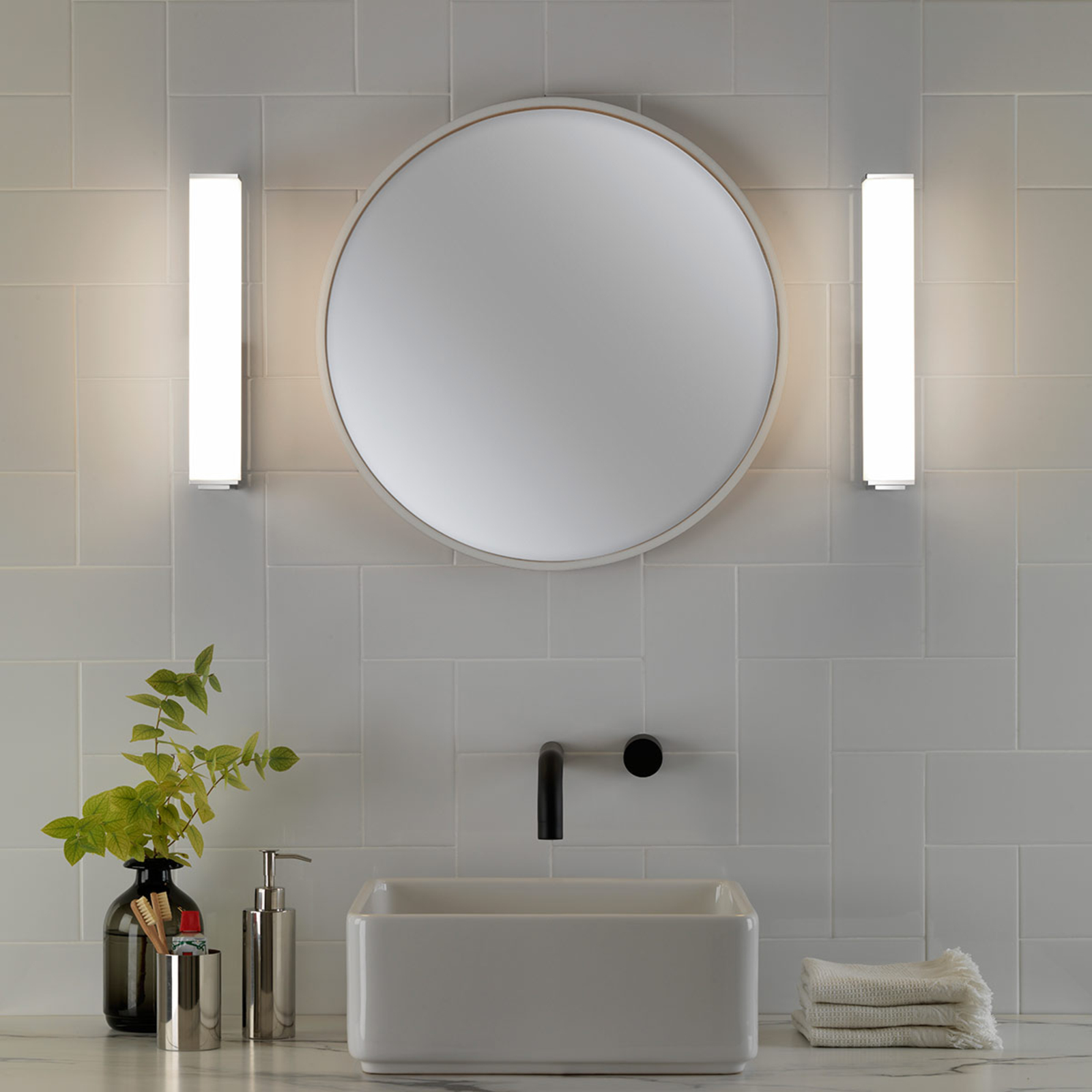 Astro Karla LED-Spiegelleuchte fürs Badezimmer kaufen | Lampenwelt.ch