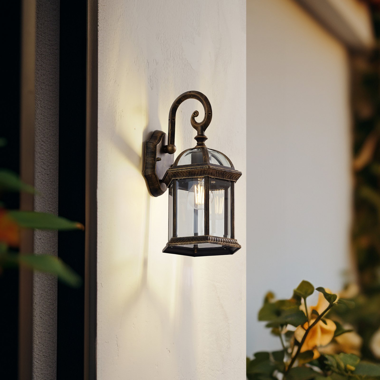 Lindby outdoor wall light Adelisa, gold antique, aluminium, height 39 cm