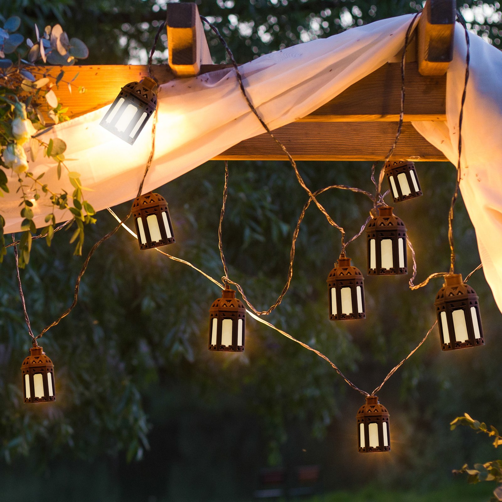 Guirlande solaire LED Genua avec dix lanternes